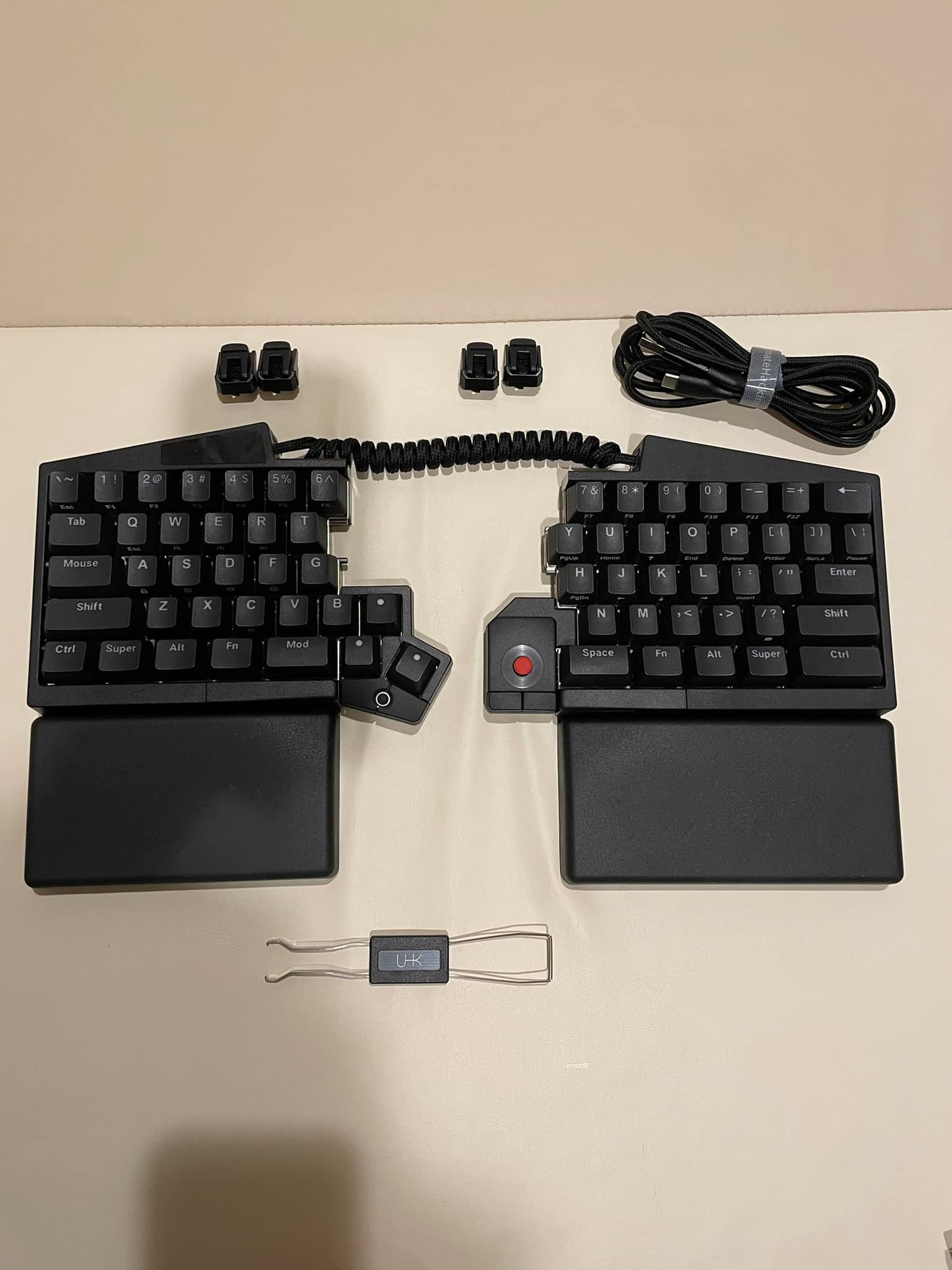 ?已售出，感謝社團? 售60%鍵盤Ultimate Hacking Keyboard UHK 60 v2 