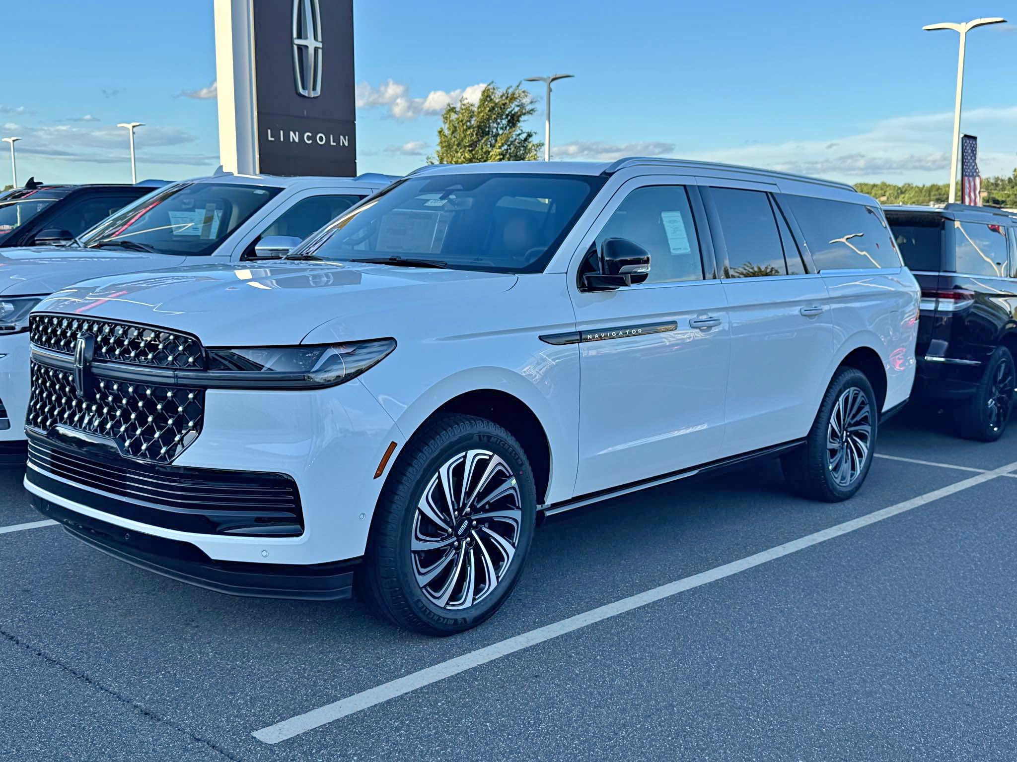 2025 Lincoln Navigator L · Black Label Sport Utility 4D - Cars & Trucks ...