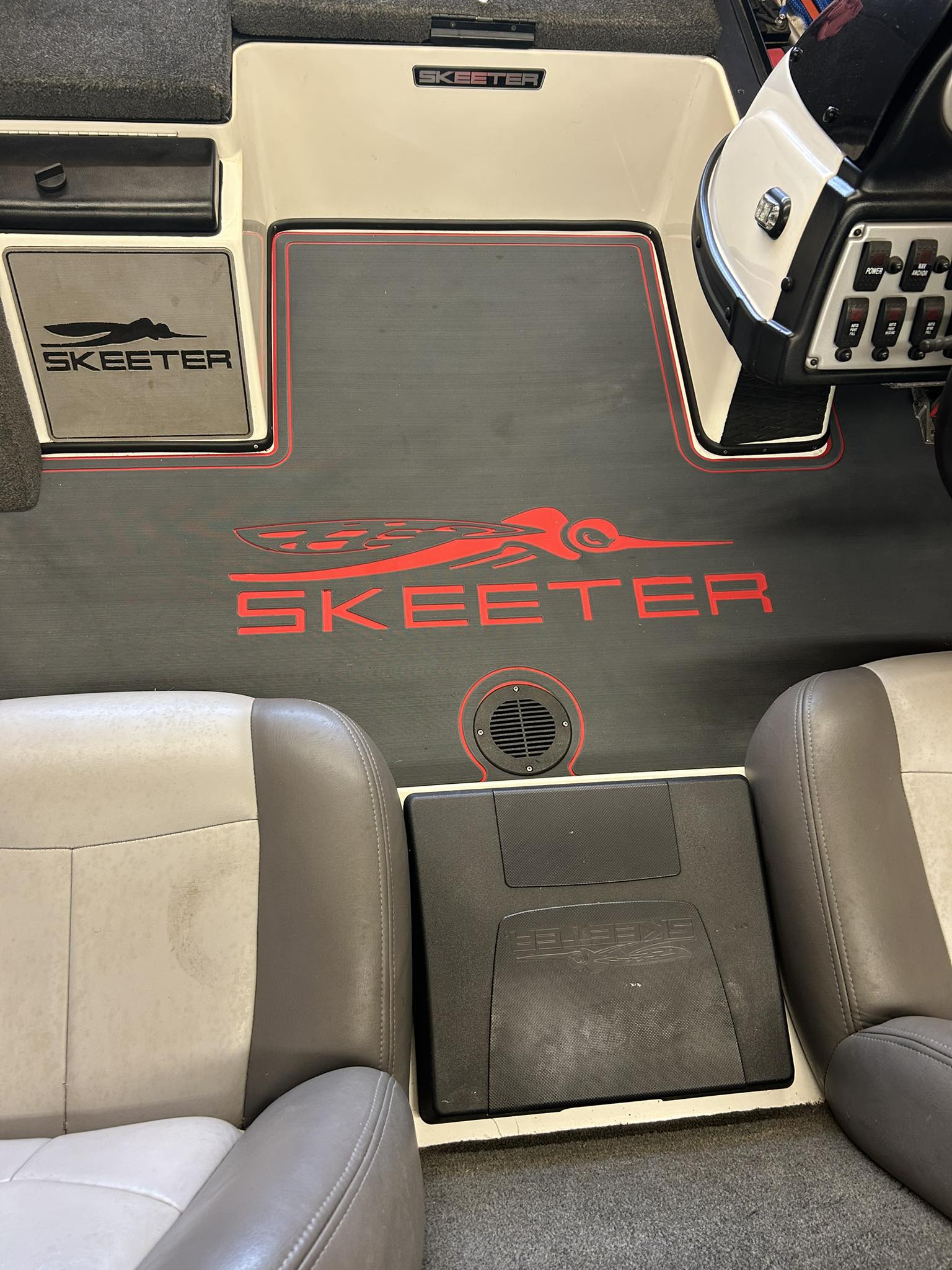 Skeeter ZX 20 boat renovation with Dura-Deck and Midnight Star