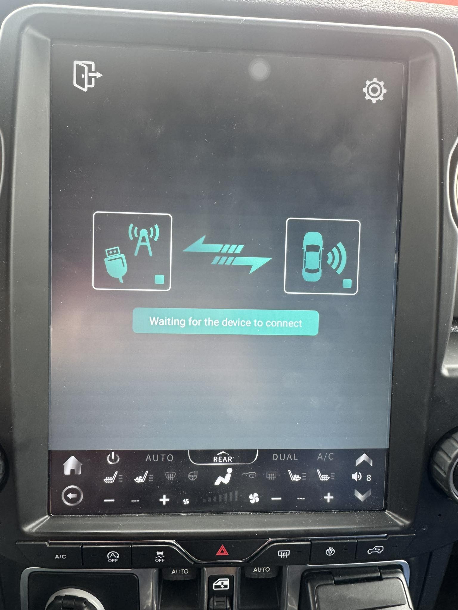How to resolve CarPlay connectivity issues in a vehicle's stereo