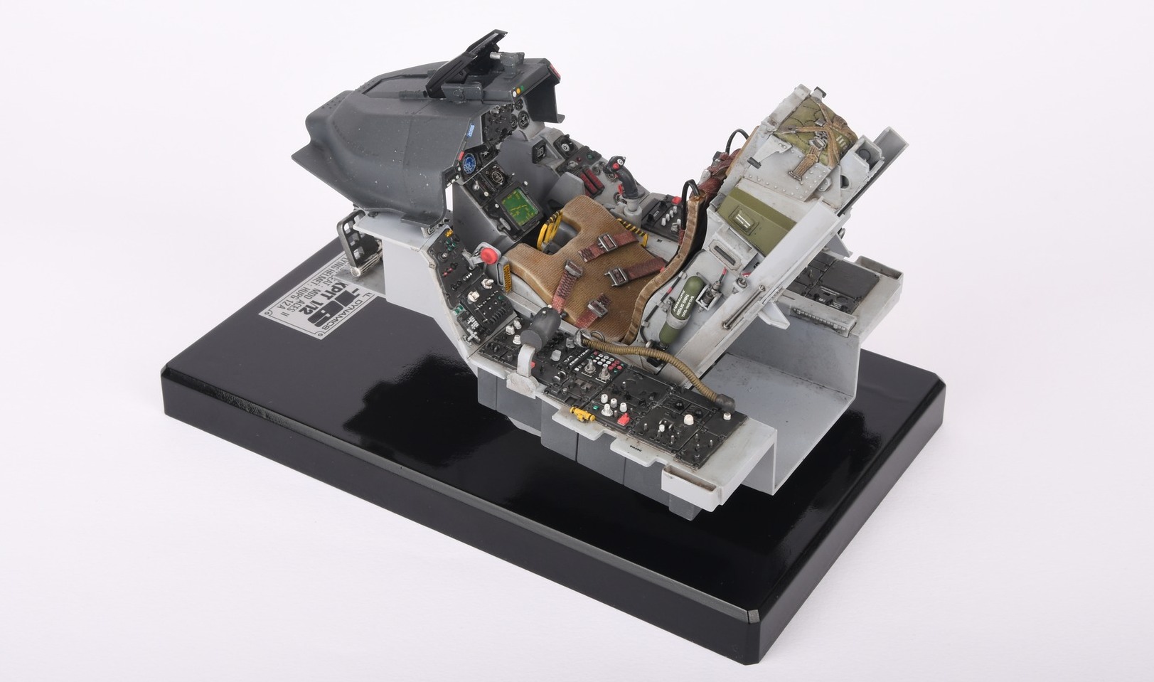 Italeri 1/12 F16 Cockpit