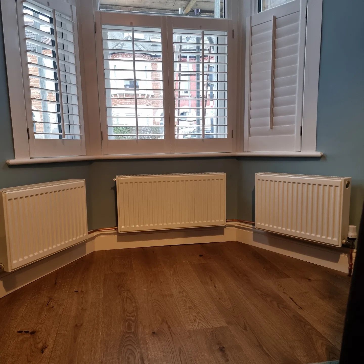 Installation of 3 radiators under bay... - Boiler Engineer 4U | Facebook