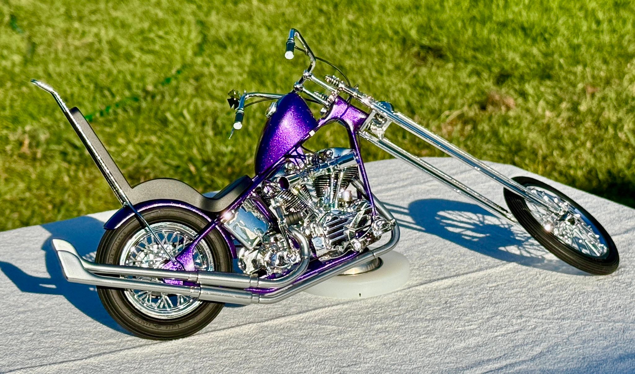 COLLECTORS… 🔥🛵 Check out this SR Custom Chopper – Chicano style