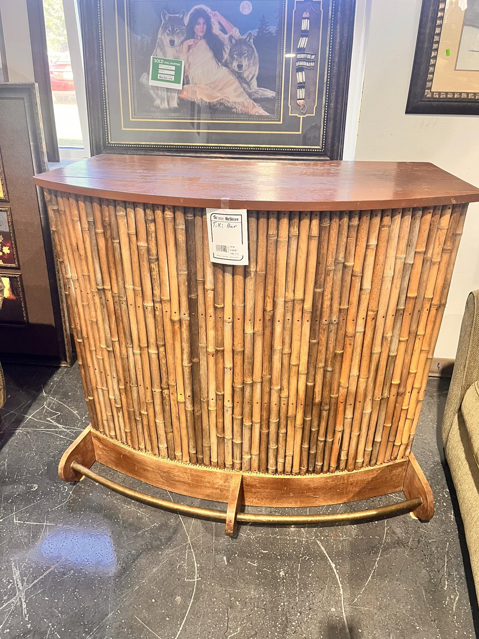 Tiki bar treated with teak oil, in great condition. Used outside