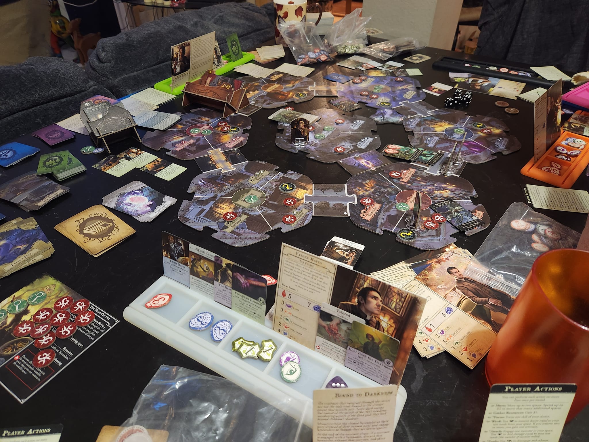 arkham horror 3rd edition vs card game Only a handful of investigators stand against the Arkham Horror Arkham Horror Third Edition -