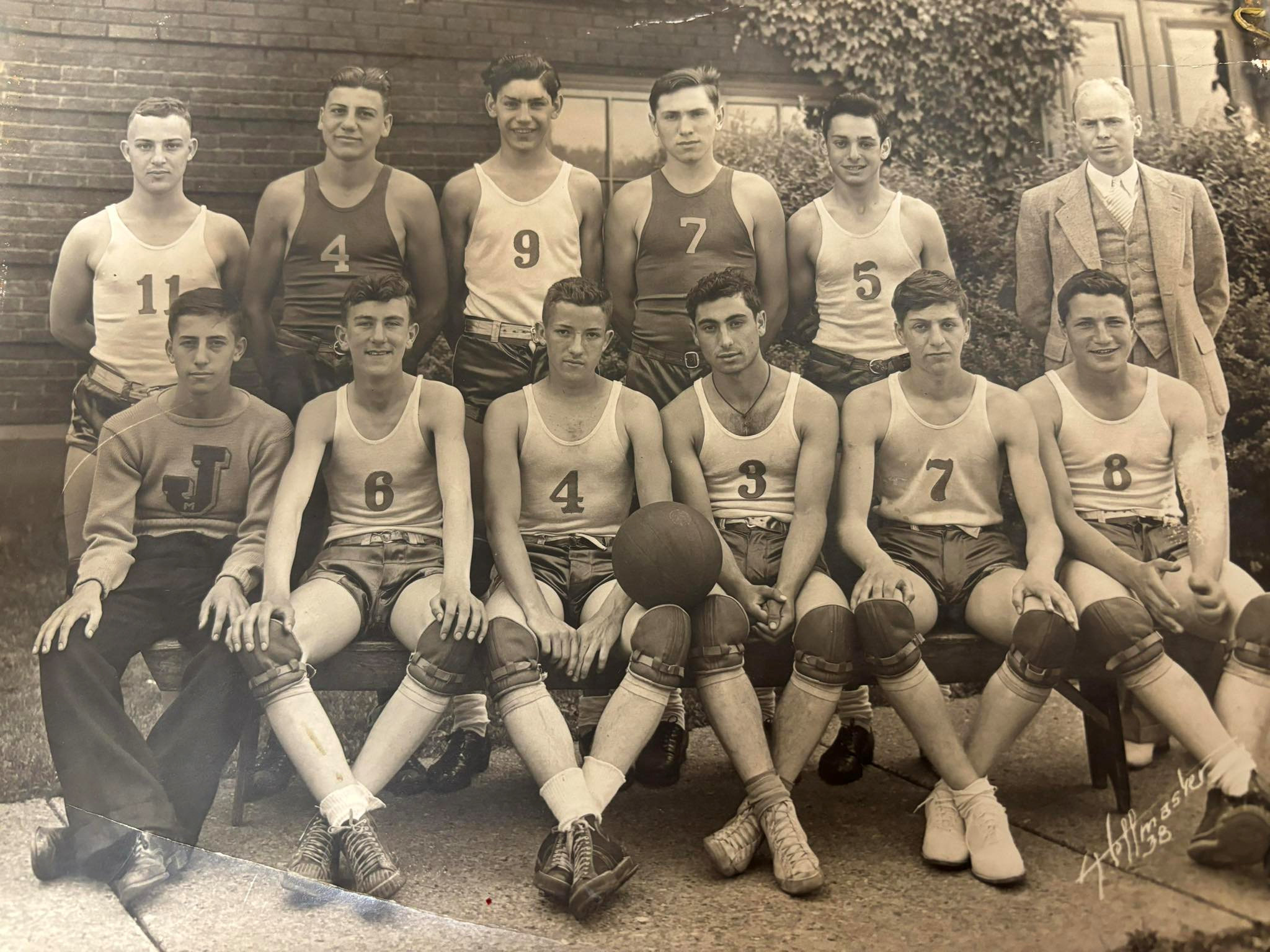 1938 Jennings basketball team photo