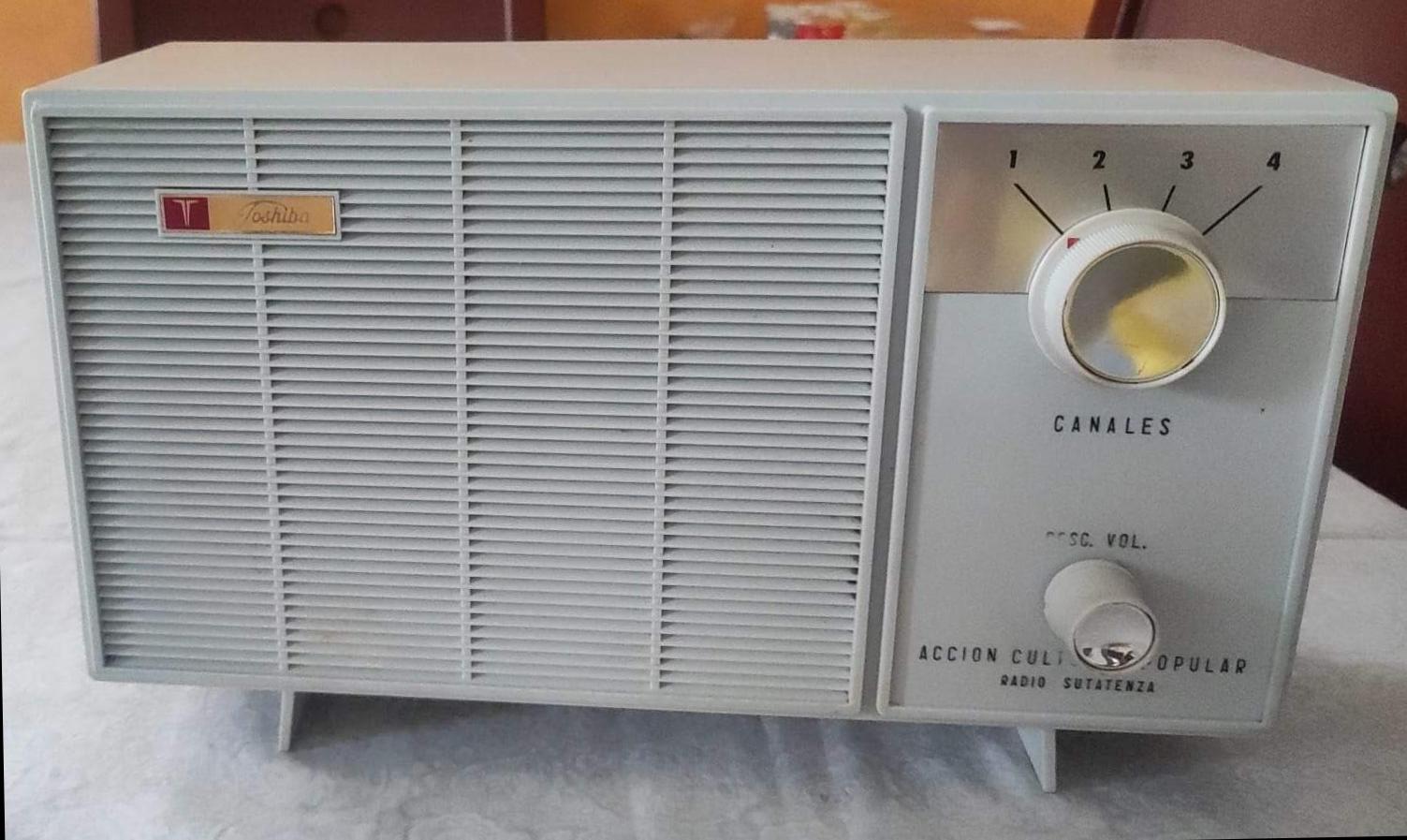 Vintage Toshiba Radio TRYX1700 from 1978