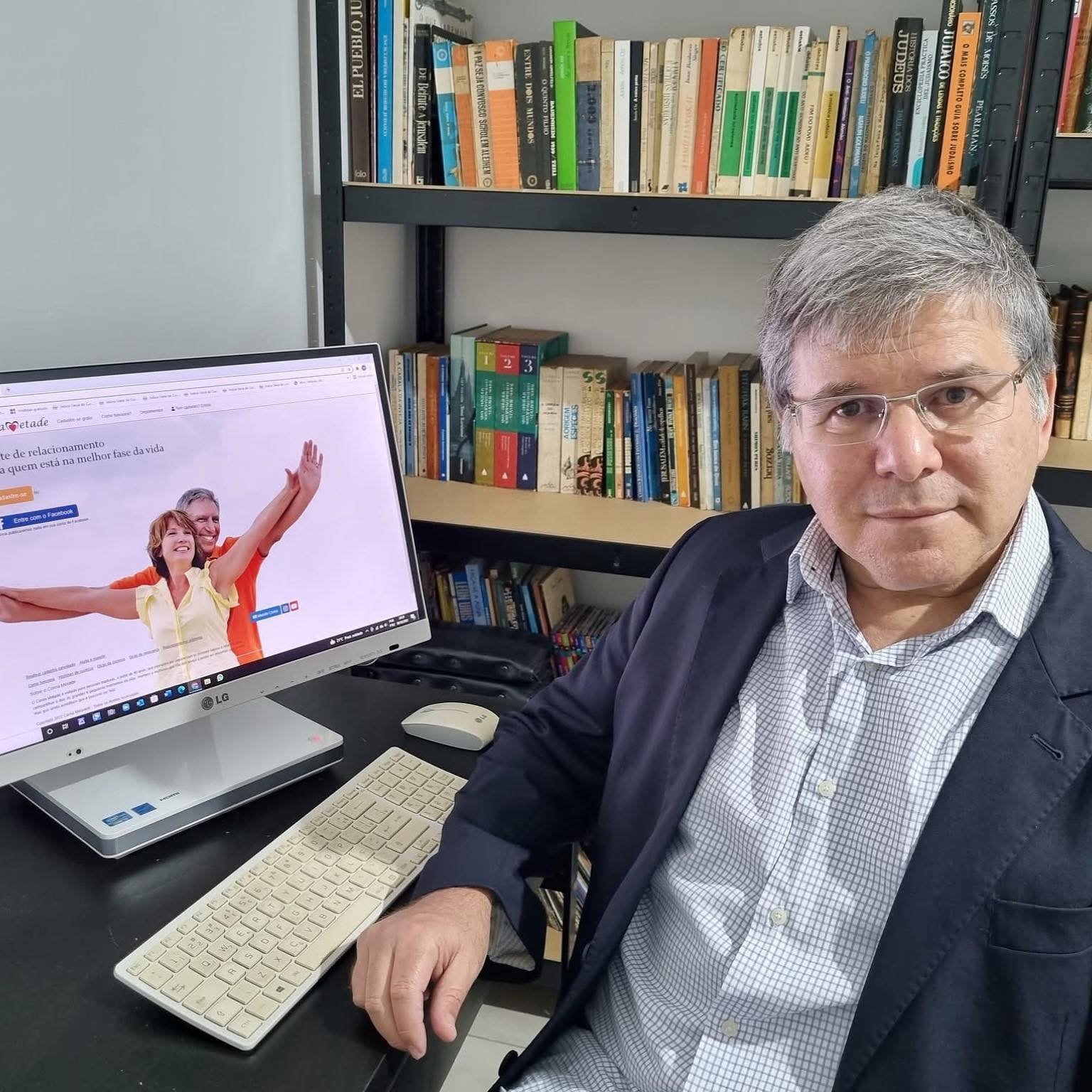 Trecho da entrevista de Airton Gontow, idealizador e diretor do site ...