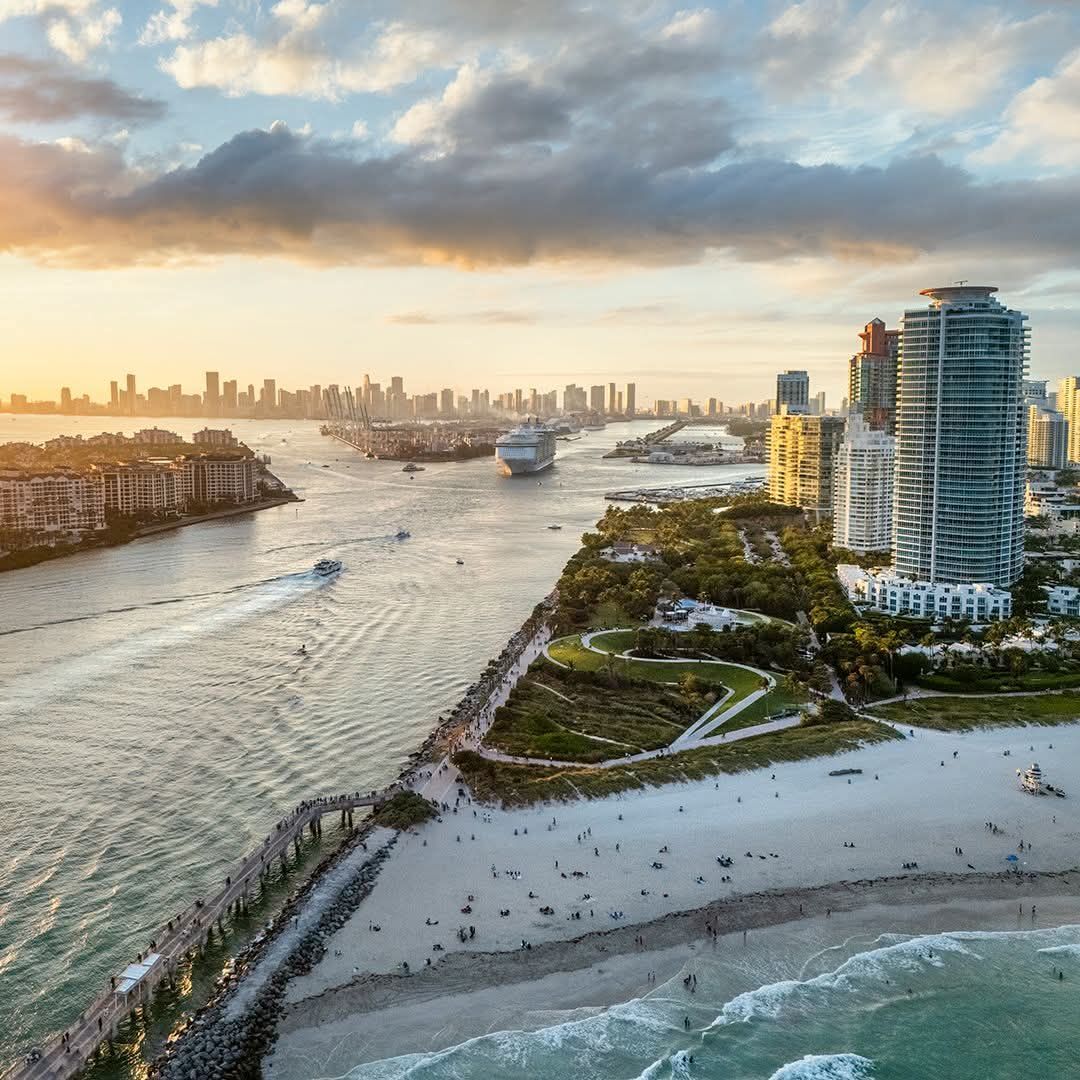 World Cityscapes & Skyscrapers | A lovely late afternoon shot of ...
