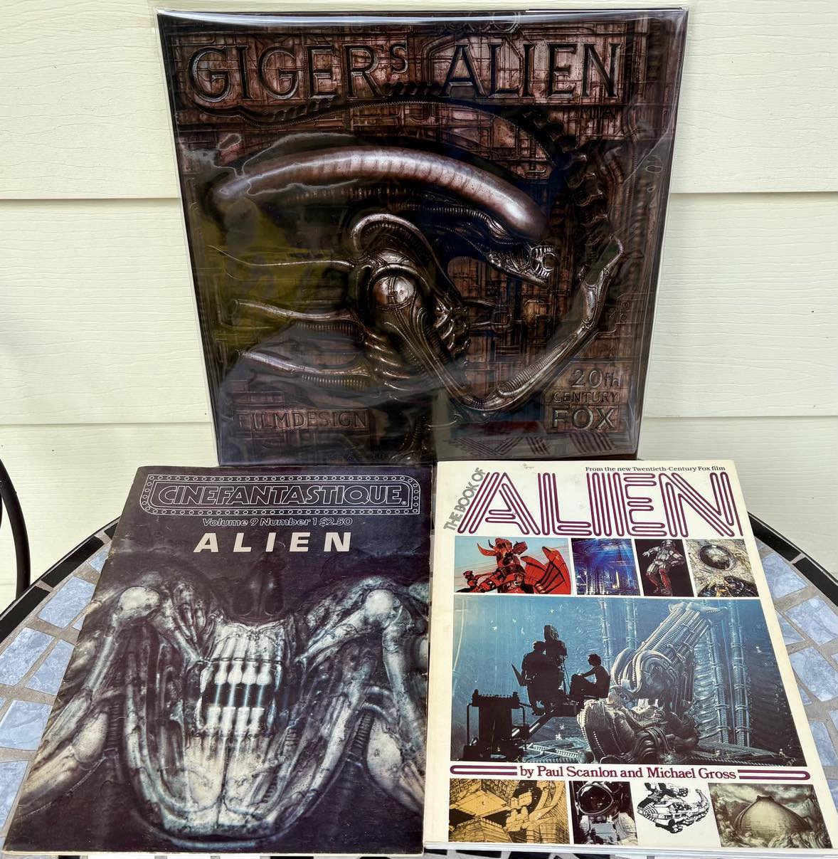 The Book of Alien, by Paul Scanlon and Michael Gross. W.H. Allen