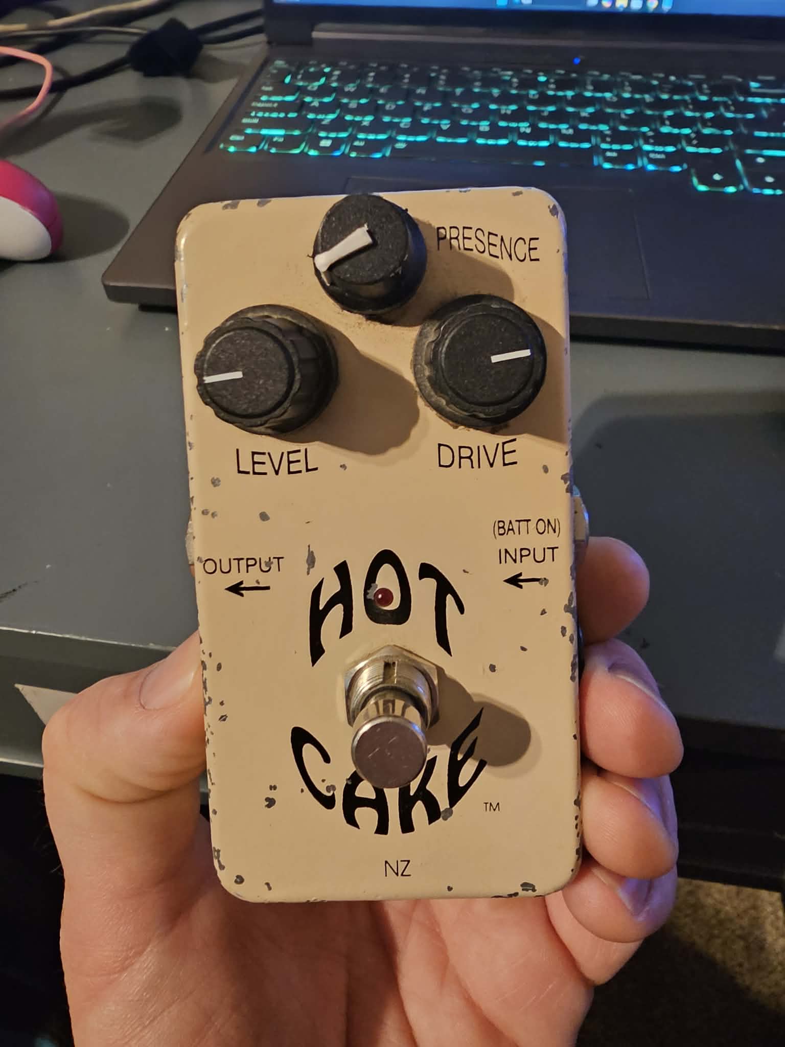 What is the production year of a Crowther Hotcake guitar pedal?