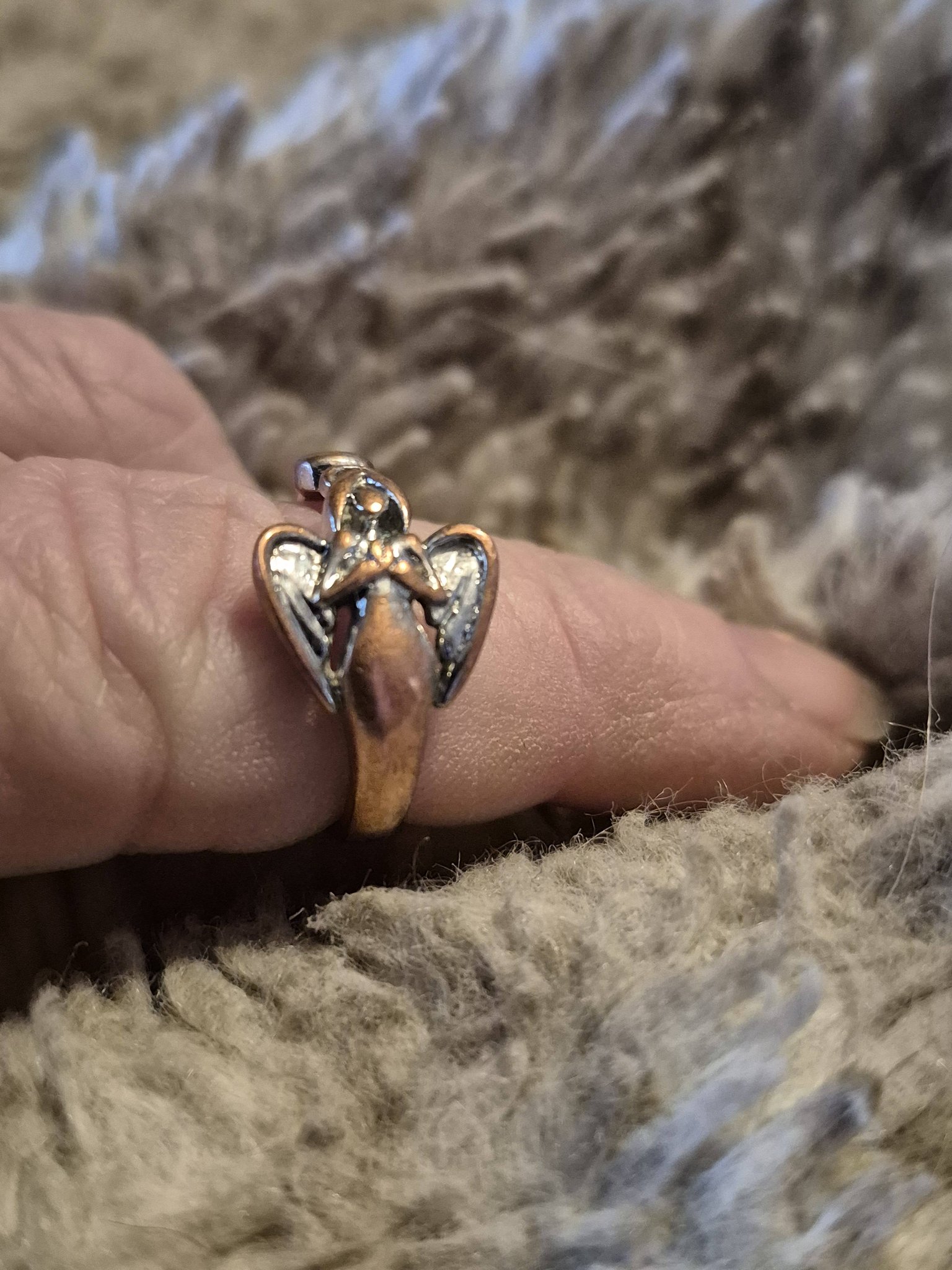 This little ring is nowhere I can find. Does anyone know anything 