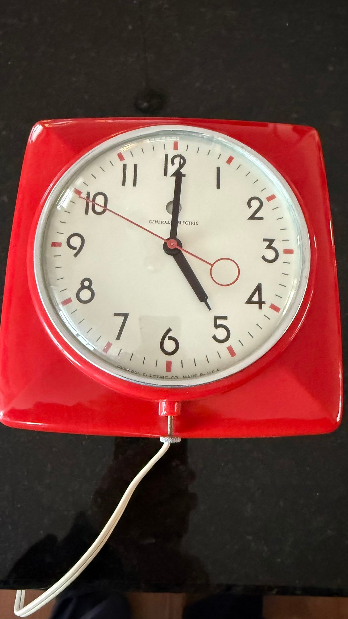 General Electric Mid-Century Modern kitchen wall clock, red, model