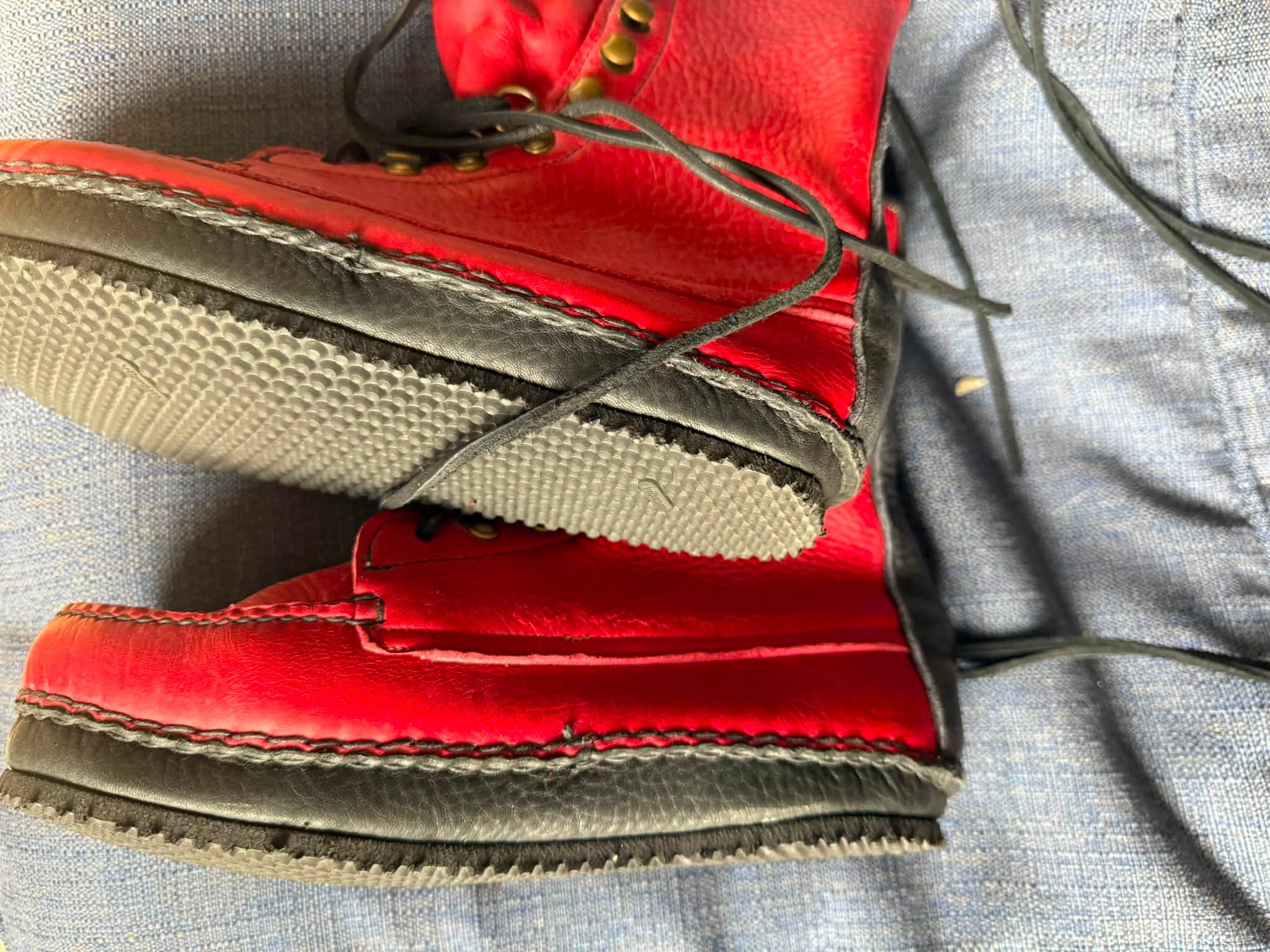 Identify leather boots with no labels?