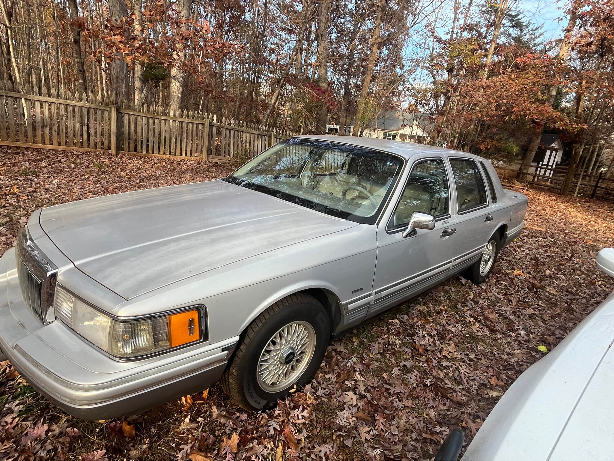 1992 Lincoln Continental · Premiere Sedan 4D - Cars & Trucks ...