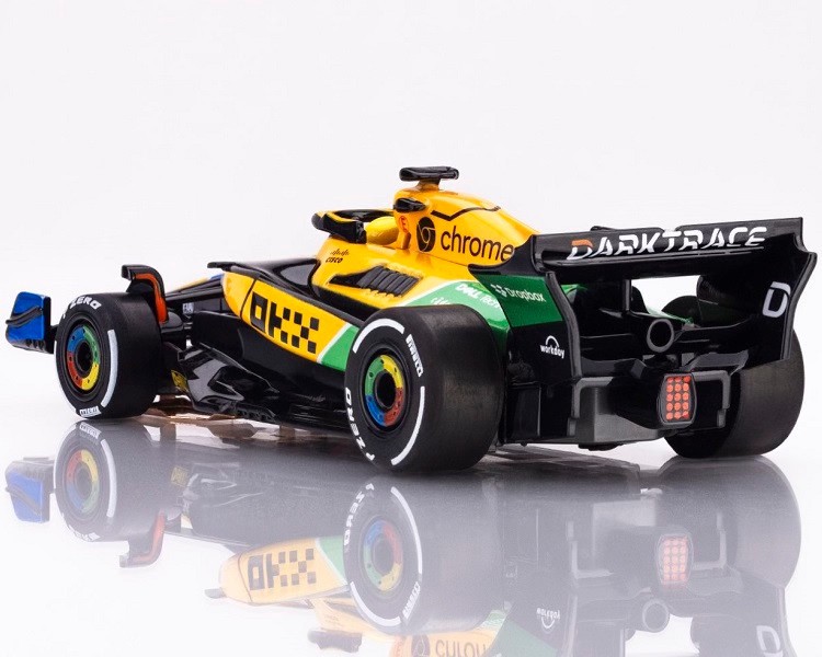 MINI GT 1:64 McLaren Senna Ceruleo Blu - Edizione Limitata Shmee 150