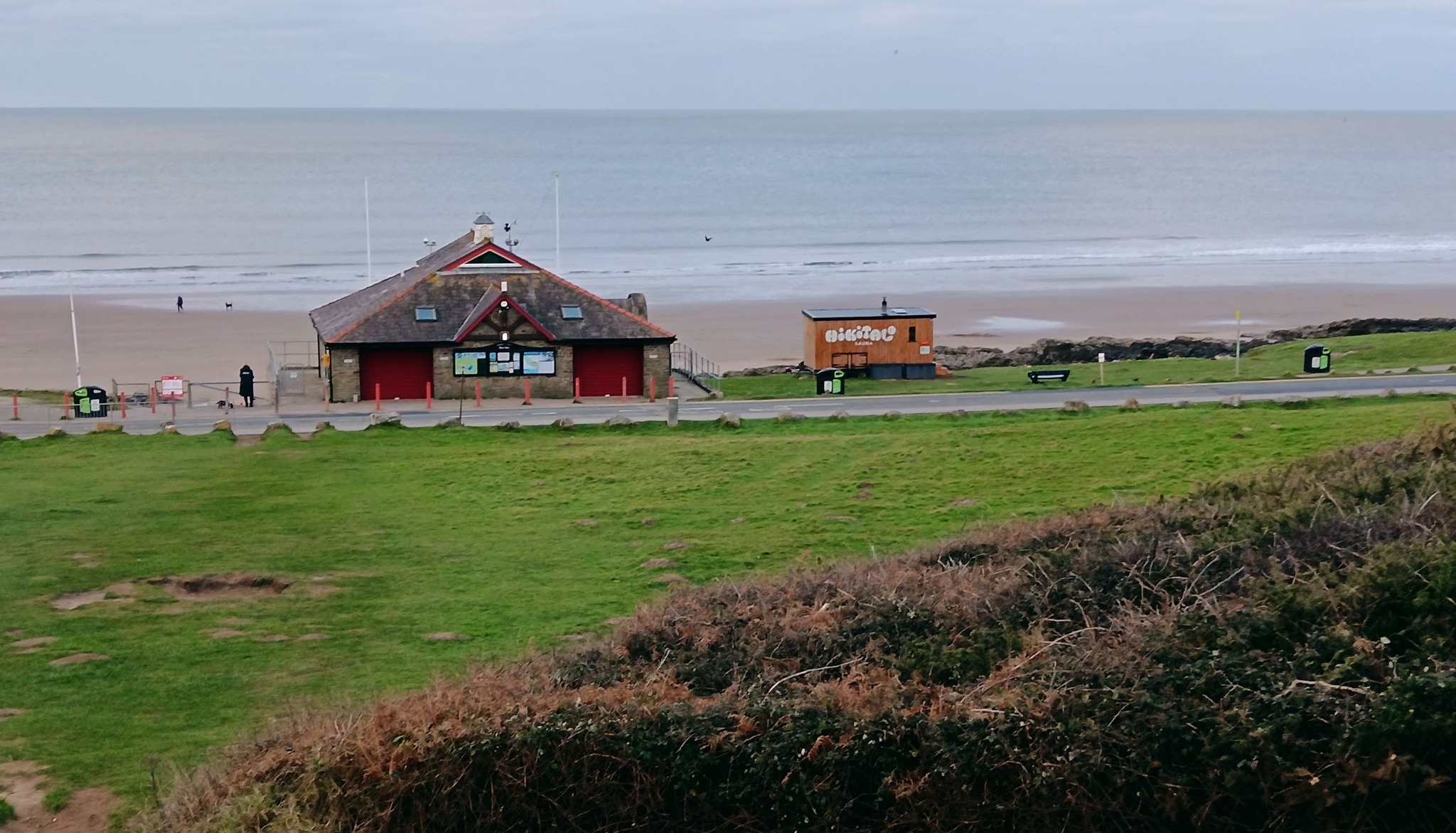 Porthcawl Through The Lens | A cold morning at Rest Bay | Facebook