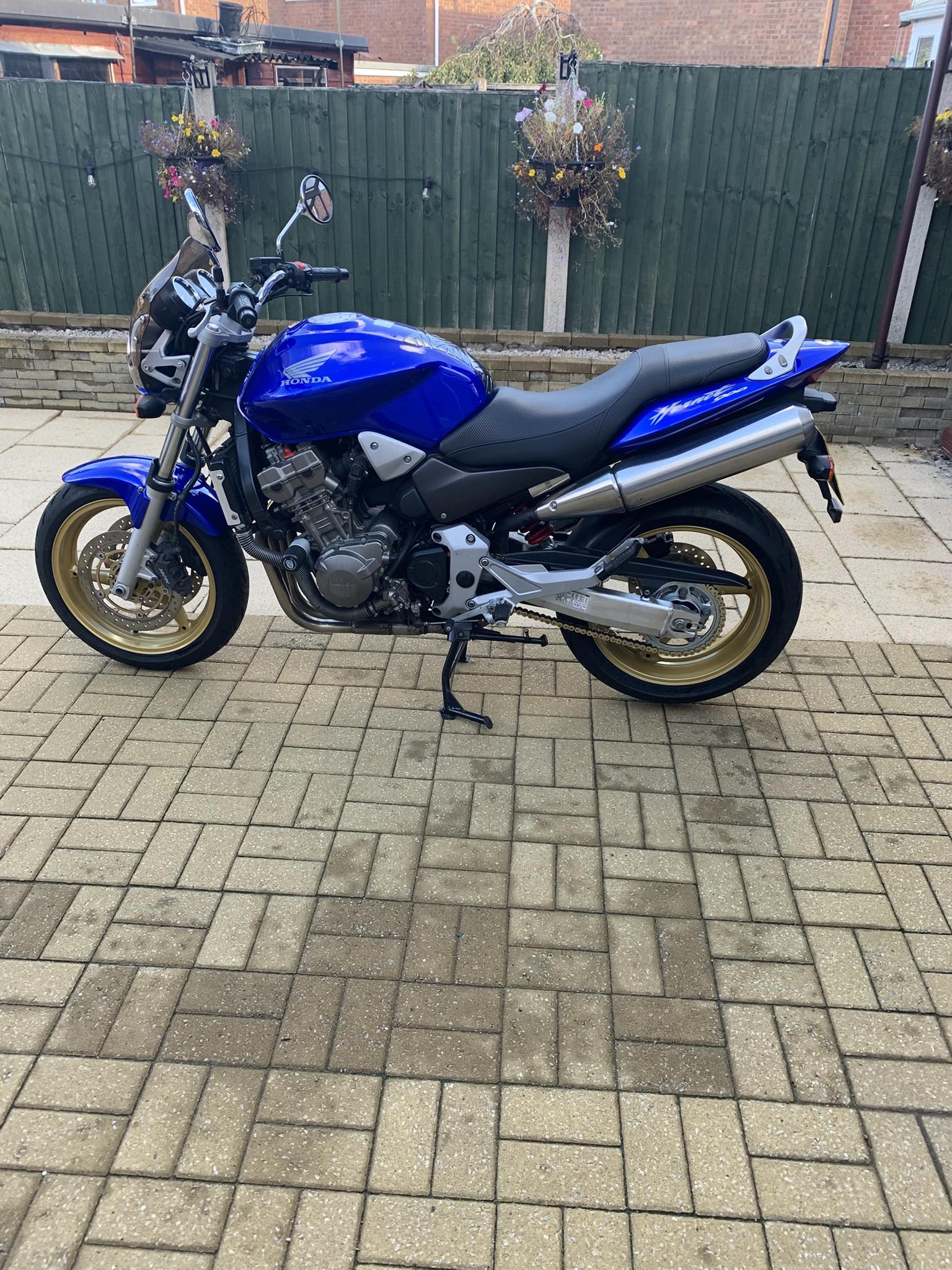 Hello 👋 thanks for having me. My 2002 Honda Hornet 919 (CB900F)