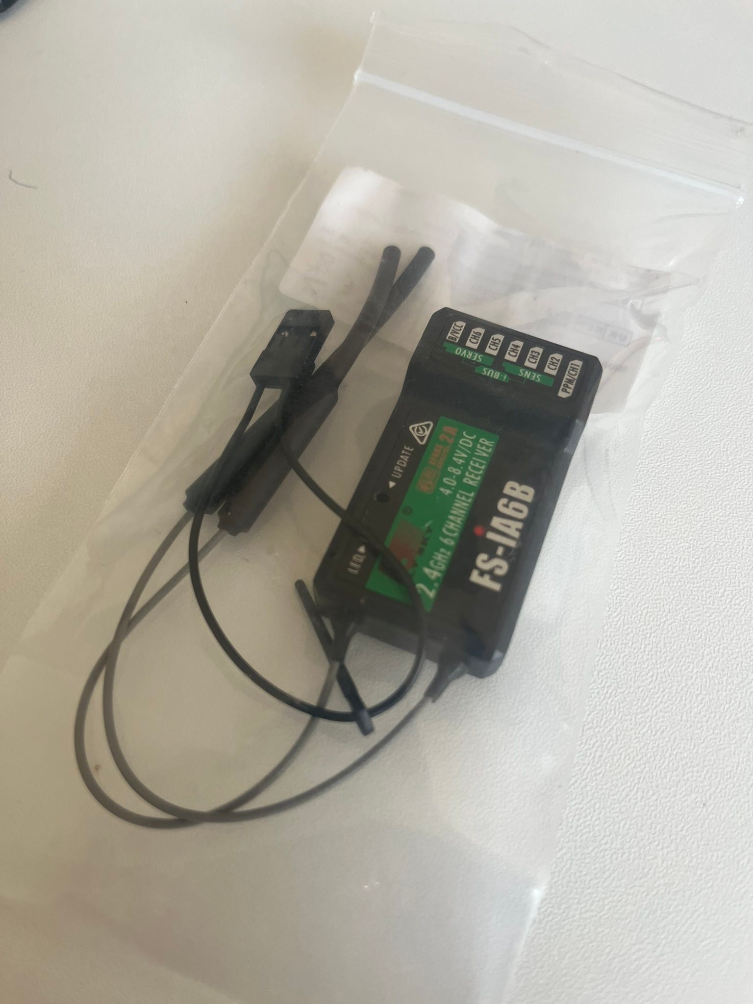 FlySky – Kit émetteur FS-i6S + Récepteur IA6B – 10 Canaux – 2,4 GHz – écran Tactile 3 Pouces