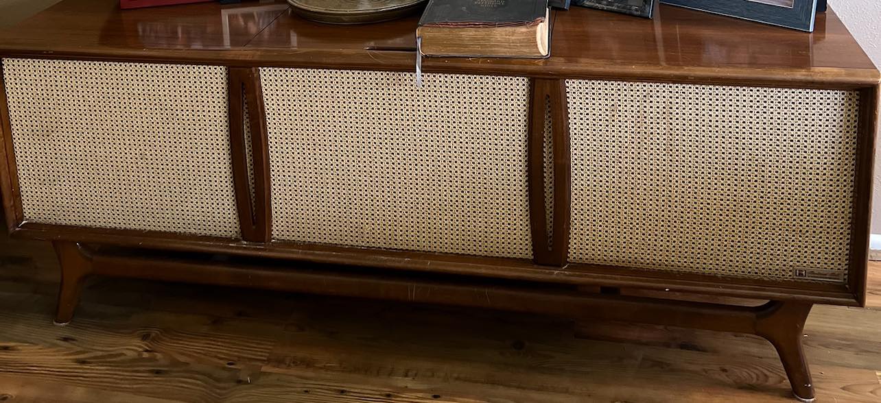 Packard Bell console from 1964 needs TLC