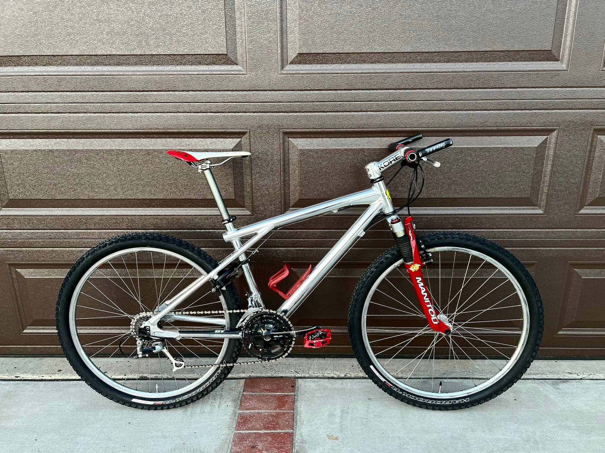 Restored '93 Zaskar LE with XTR M950 groupset and titanium components