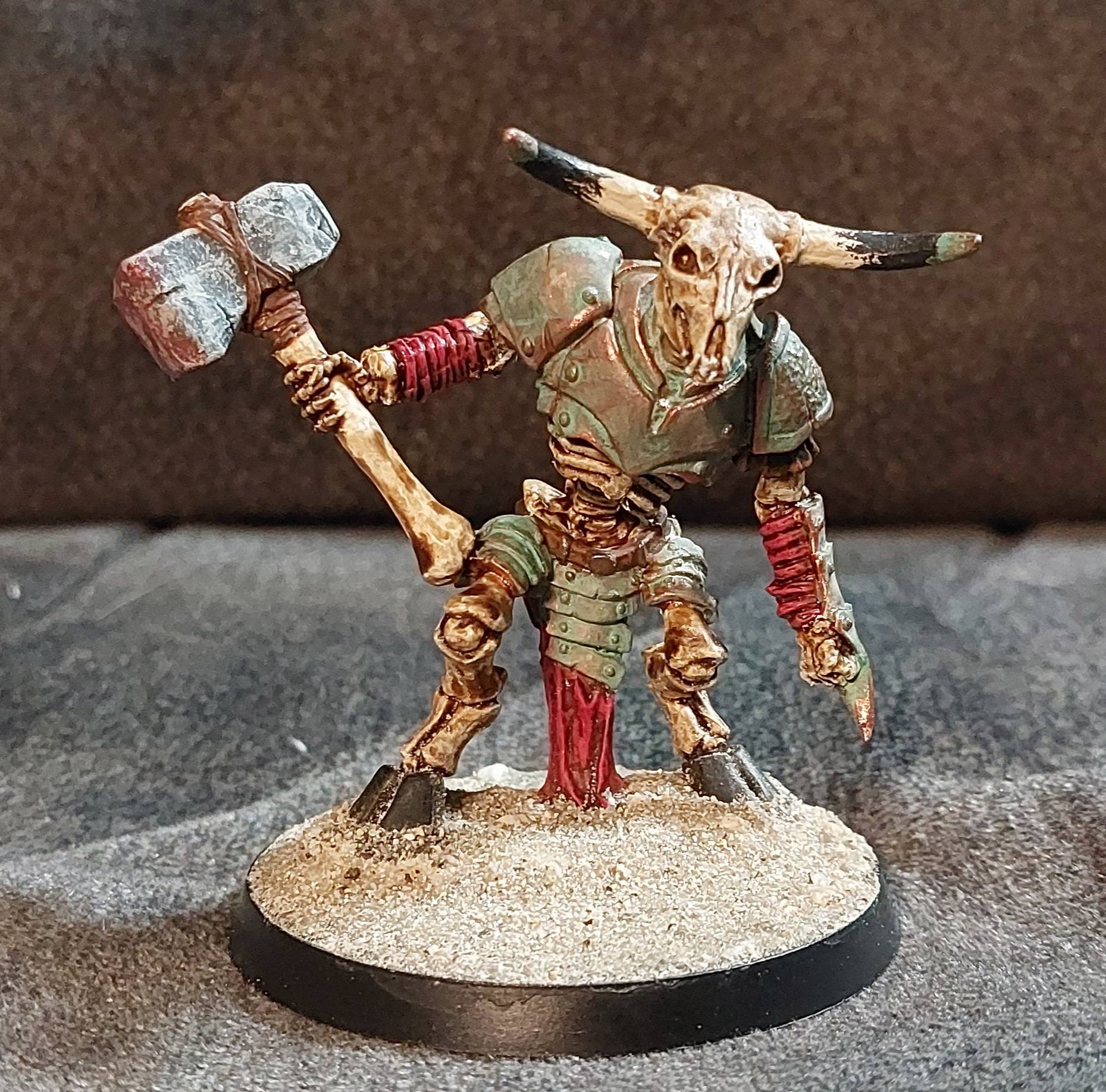 03820 Skeletal Minotaur ready for the gladiatorial pits!