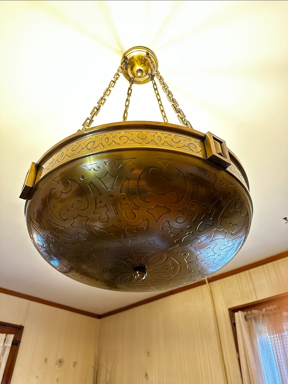 Three generations of lighting found in 1909 colonial home