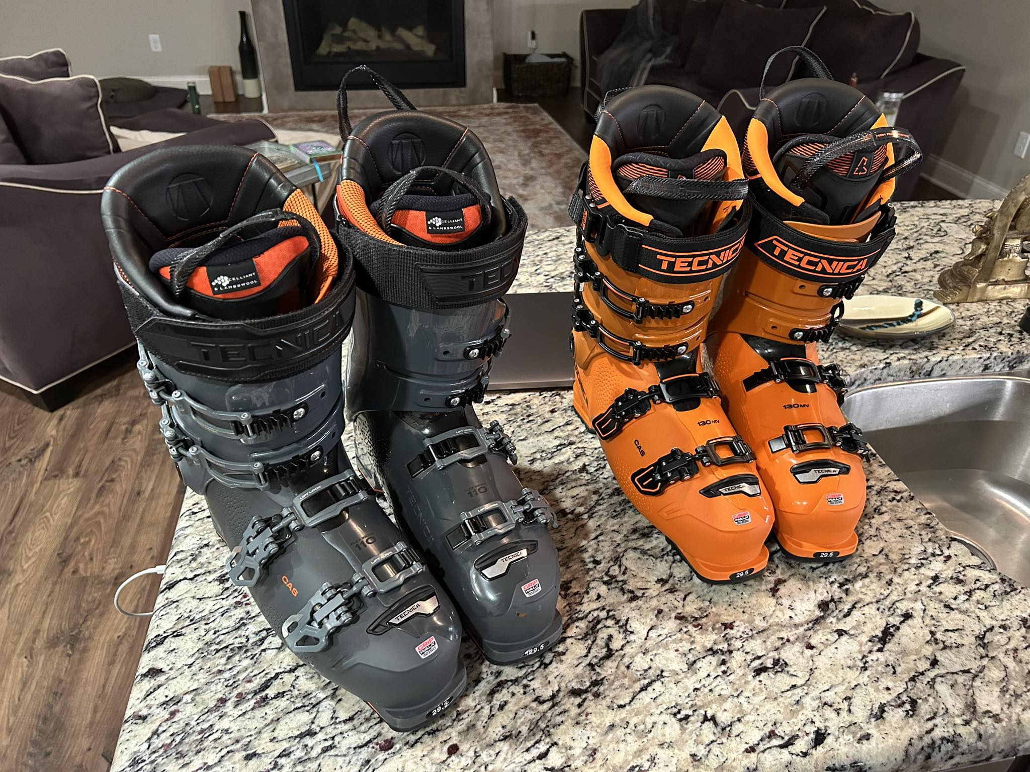 Can I interchange boots on powder and carve skis?
