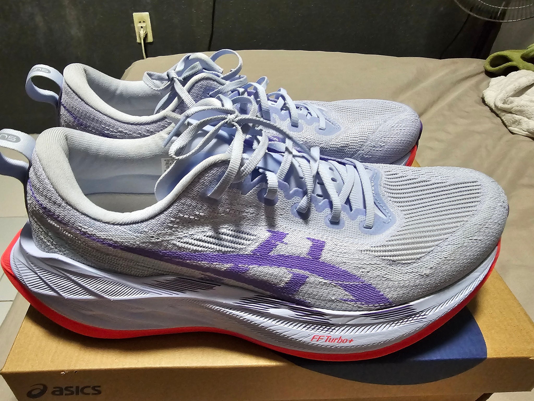 Selling Superblast 2 size 11H