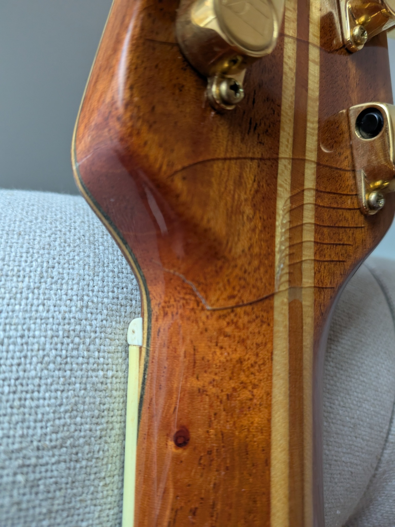 Ovation 30 aniversally mint codition!