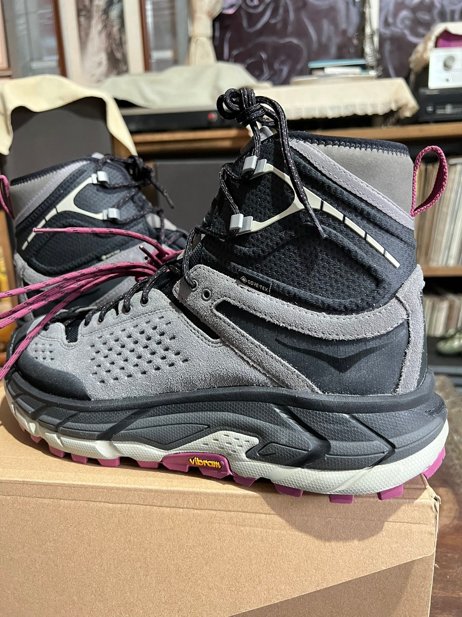目的】：出售【商品名稱】： Hoka u tor ultra hi tp（GTX) 【商品尺寸 