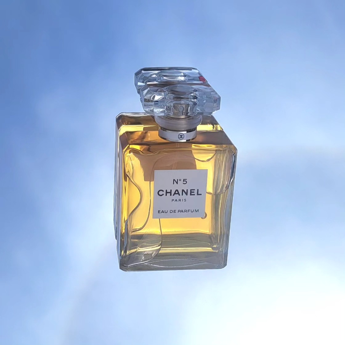 New. Limited-edition N°5 L'EAU. For the very first time, N°5 L'EAU