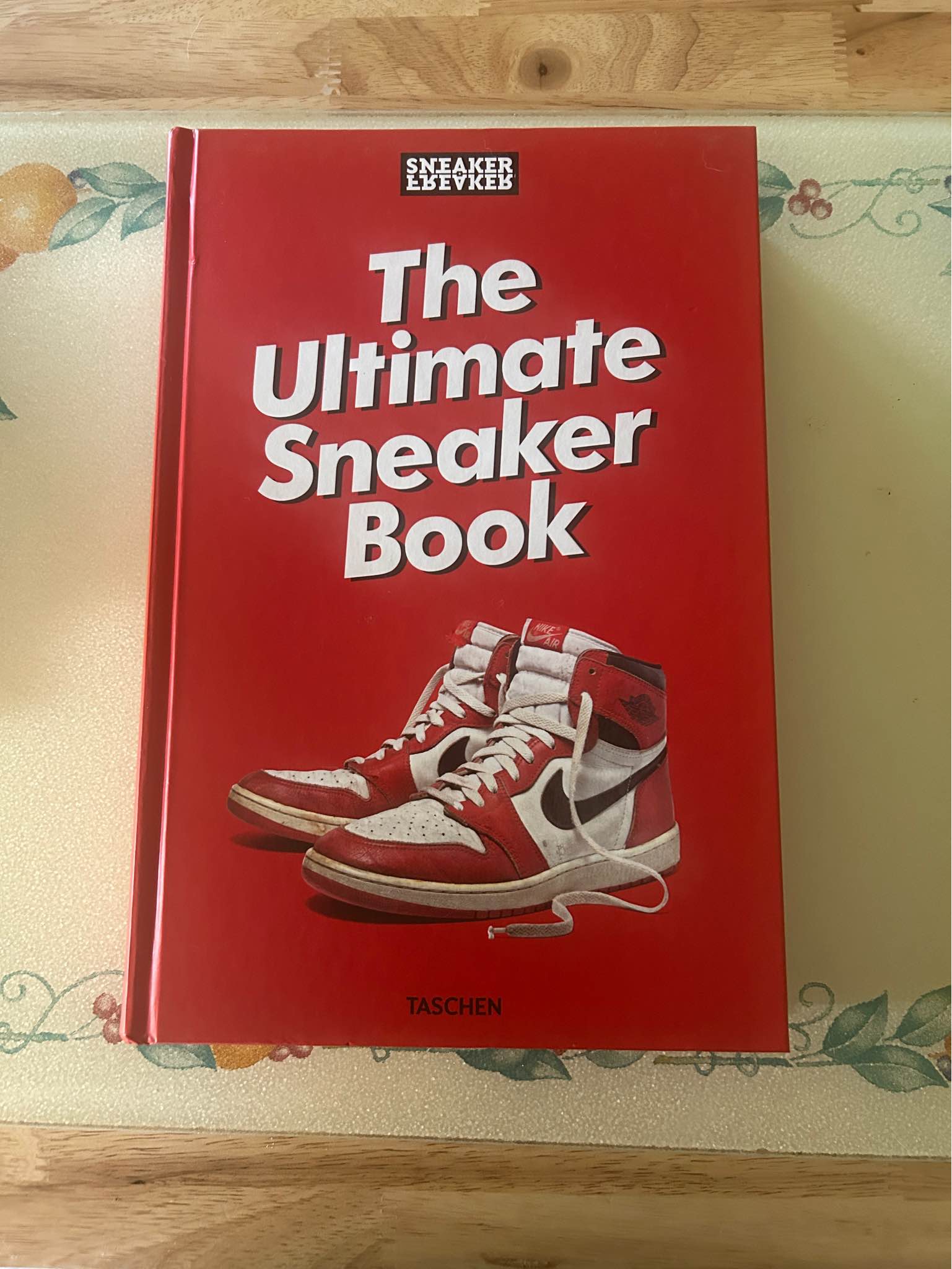 Excellent hardcover book published by Taschen. This comprehensive
