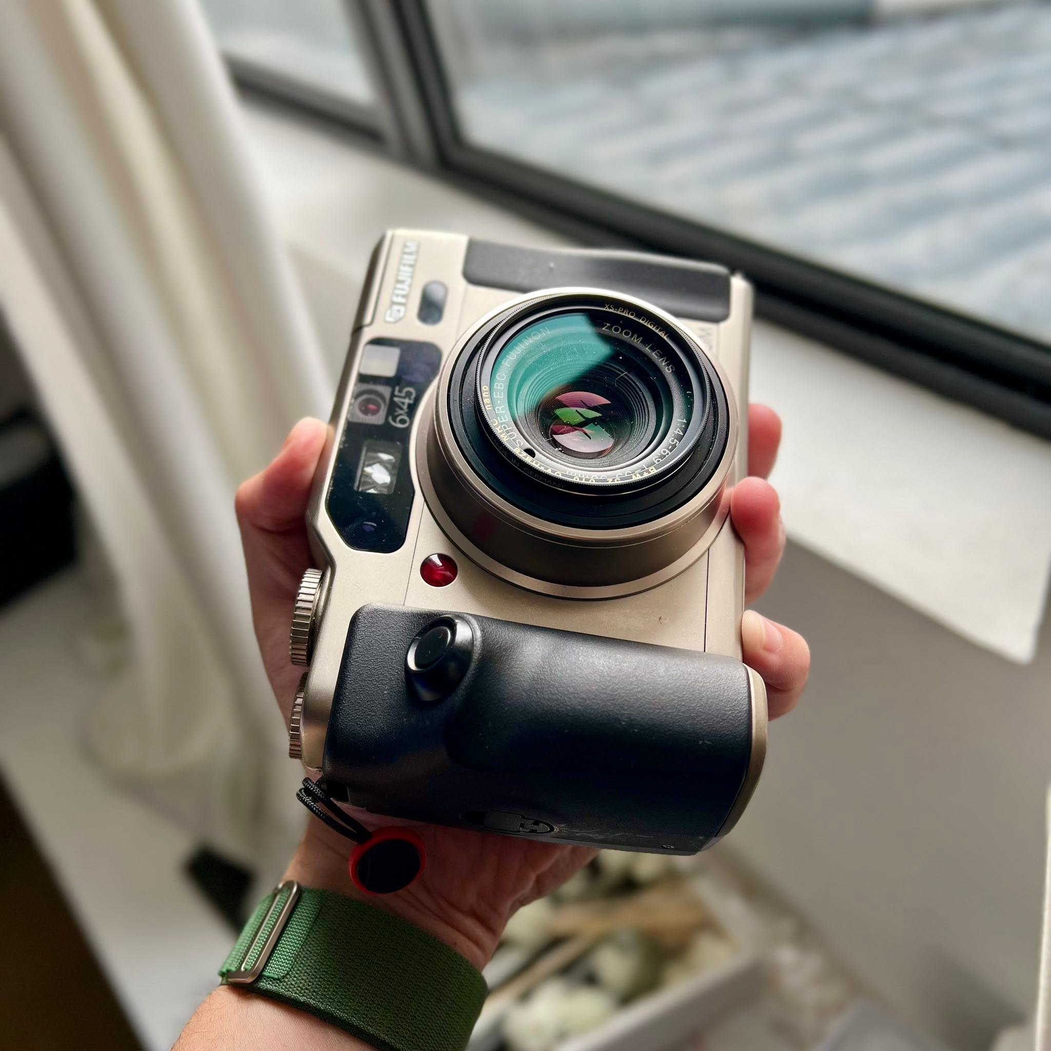Man I wish Fujifilm would make a digital version of this GA645Zi