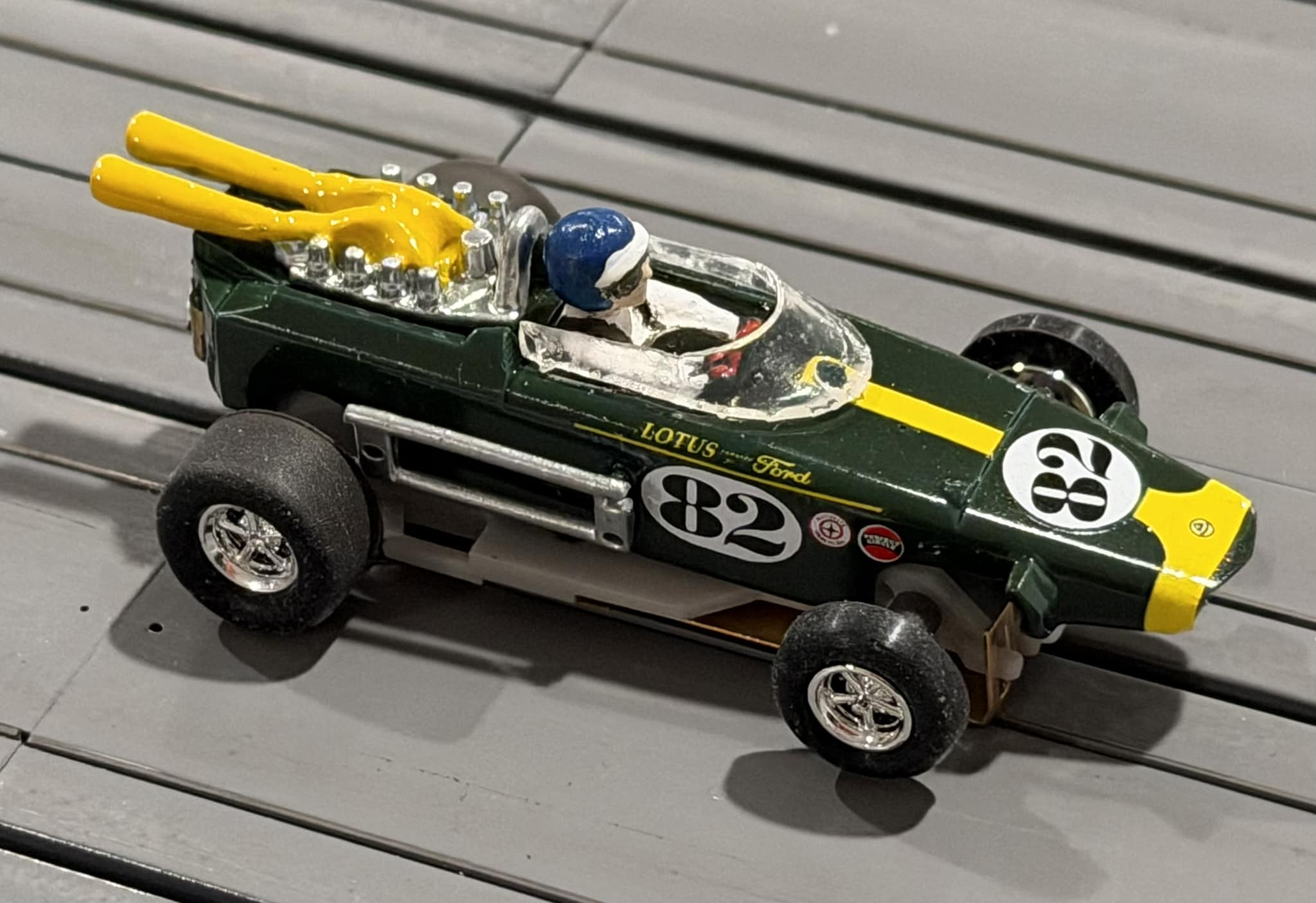 Lotus 38, 1965 Winner 500 Indy, driver: Jim Clark Carousel 1:18