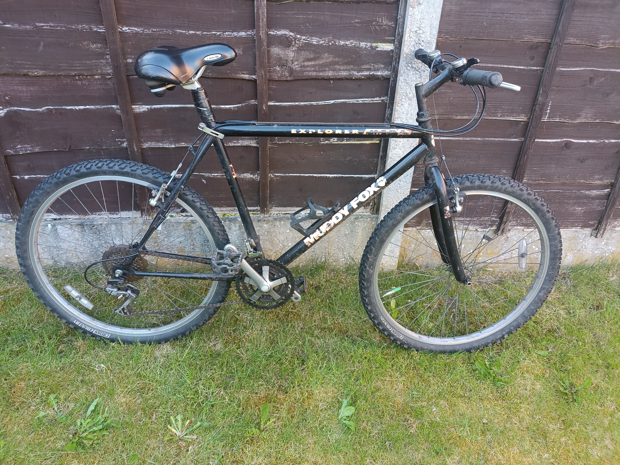 What is known about Araya Muddy Fox bicycles?