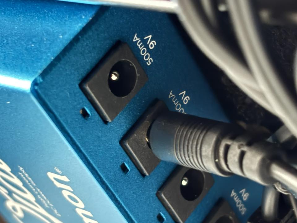 Will Strymon Ojai or Zuma R300 fit under Pedaltrain Nano?