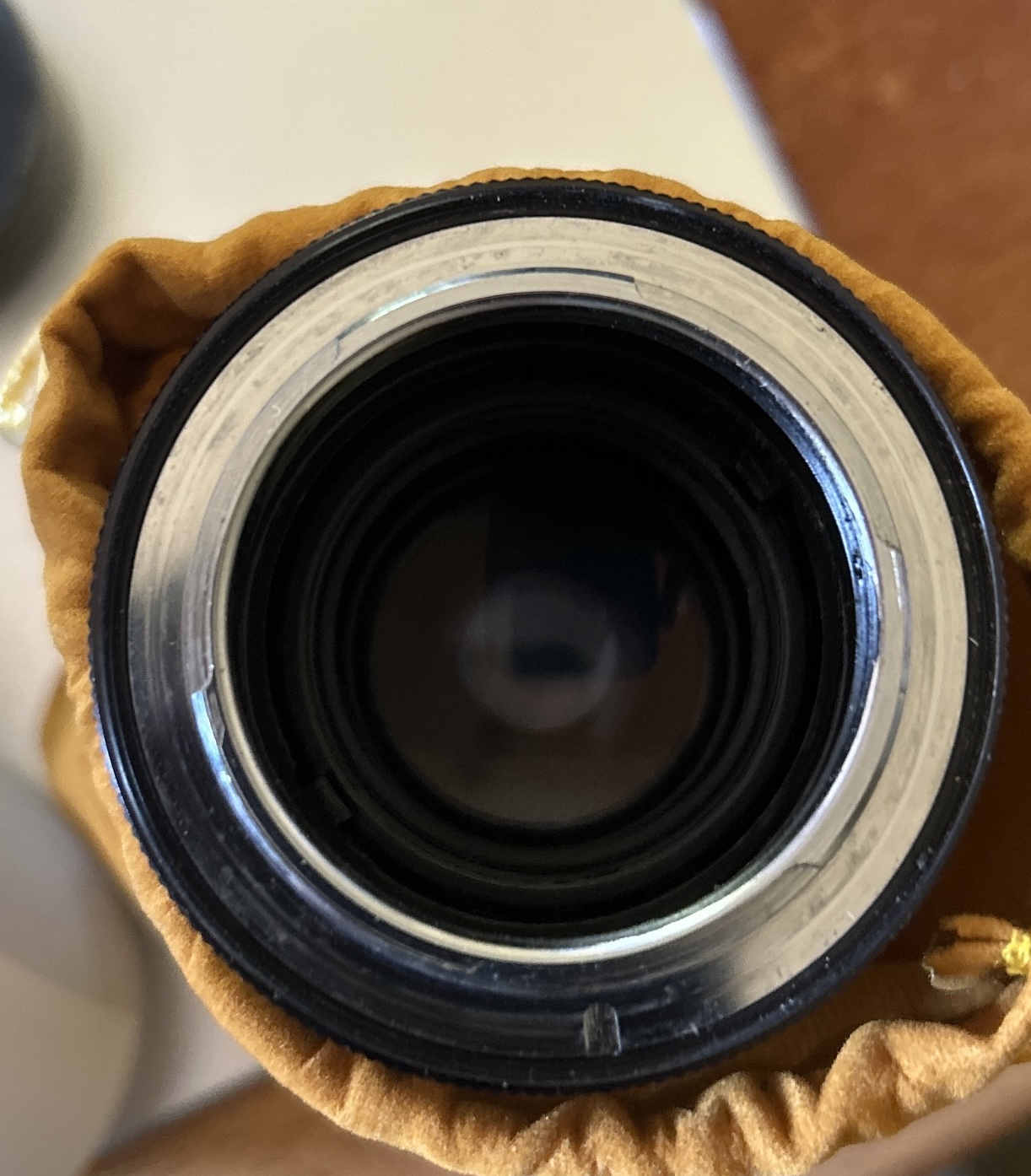 What mount is the Komura 105mm f2.5 lens?