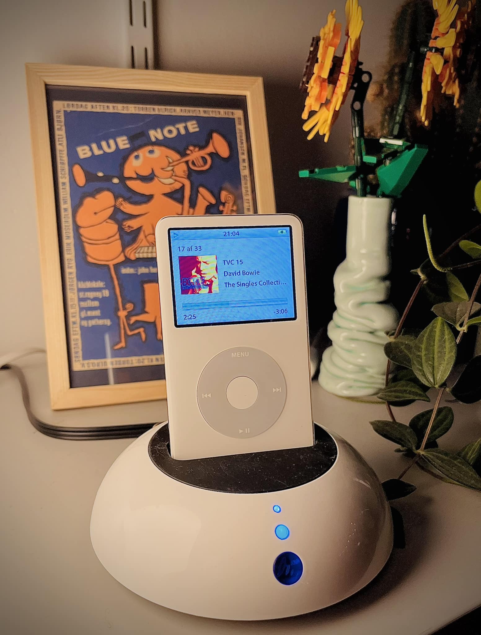 Keeping it oldschool - iPod classic 5th gen 30GB with V Dock from