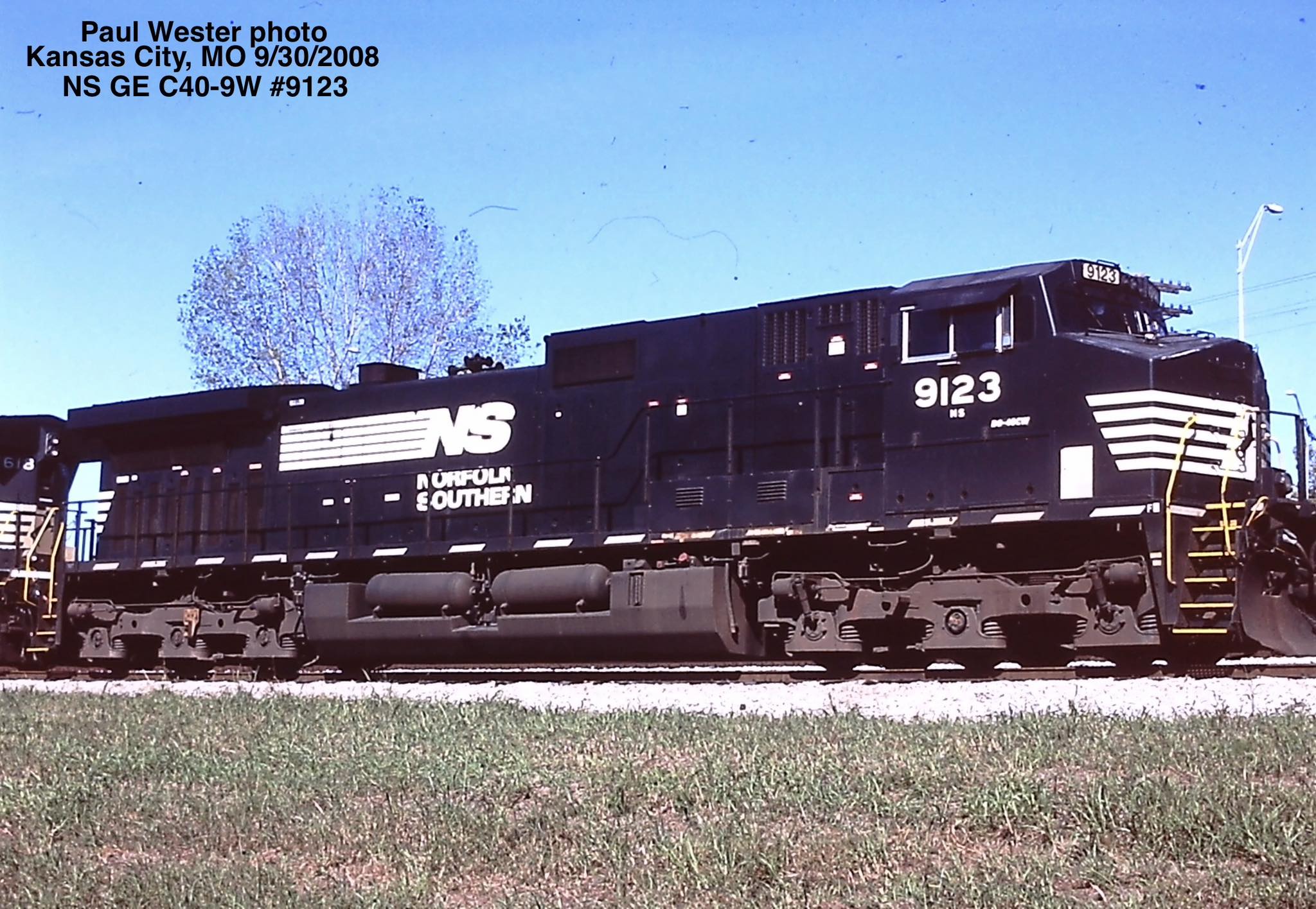 Norfolk Southern receives rebuilt AC44C6M locomotive