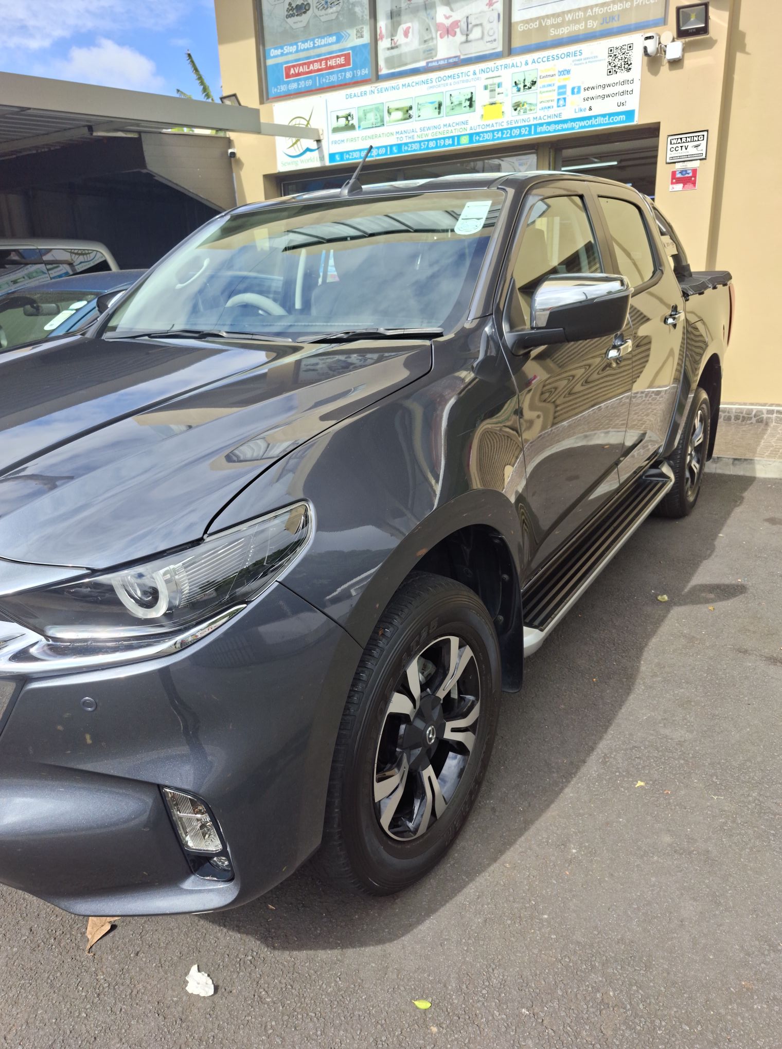 Mazda BT50 Line 1.9 High Ride 4x2 Auto Motor -RZ4E Color- Rock