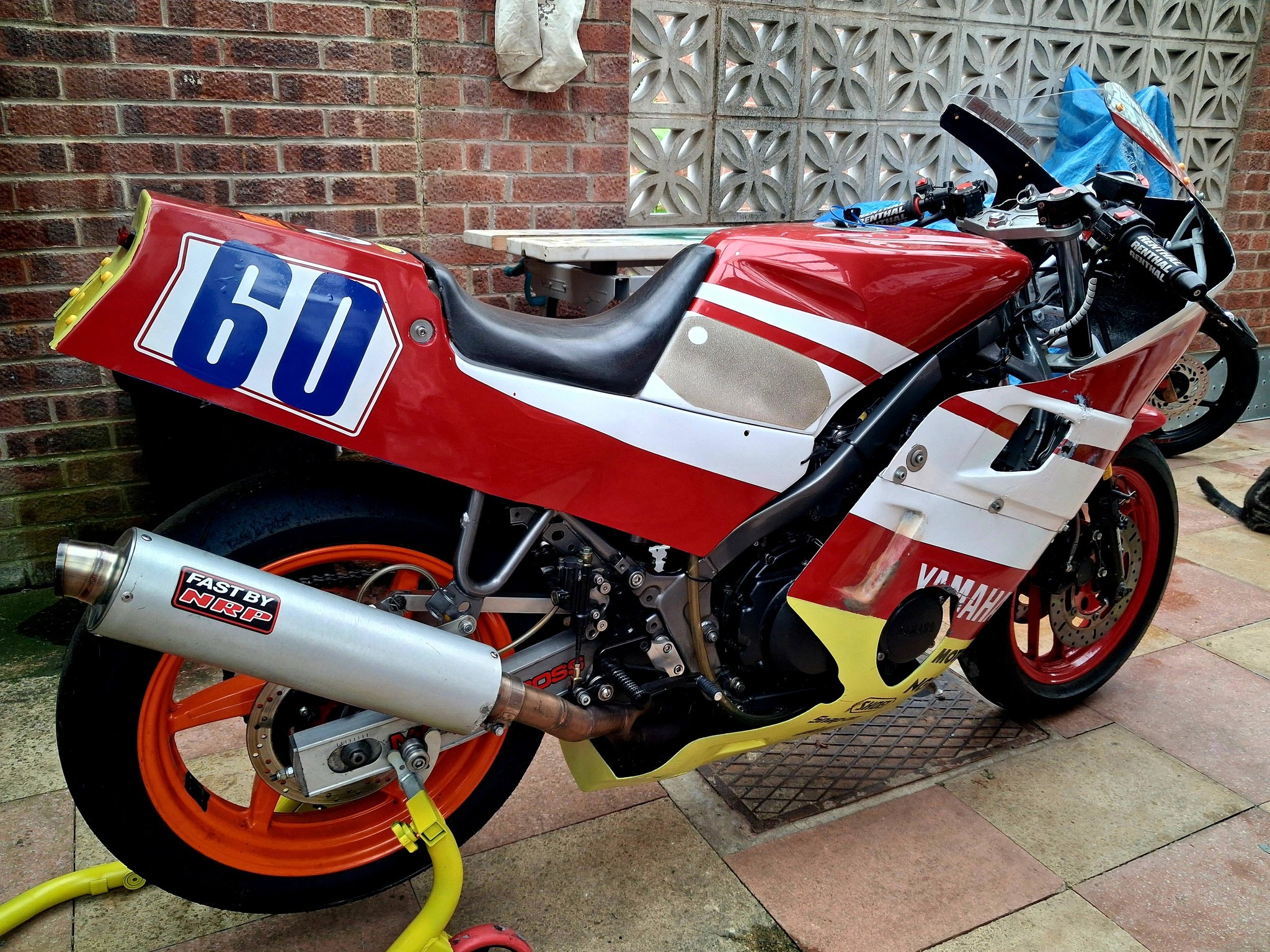 1987 Yamaha FZ600 track bike for sale with spares and championship