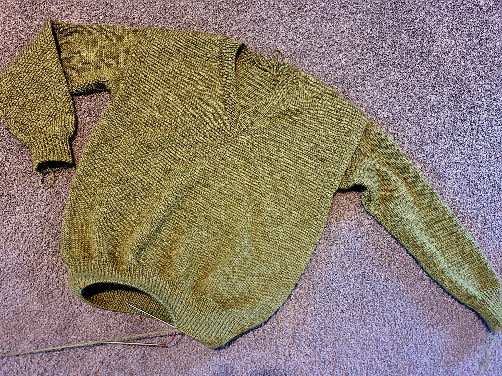 Petiteknit v-neck stockholm sweater completed