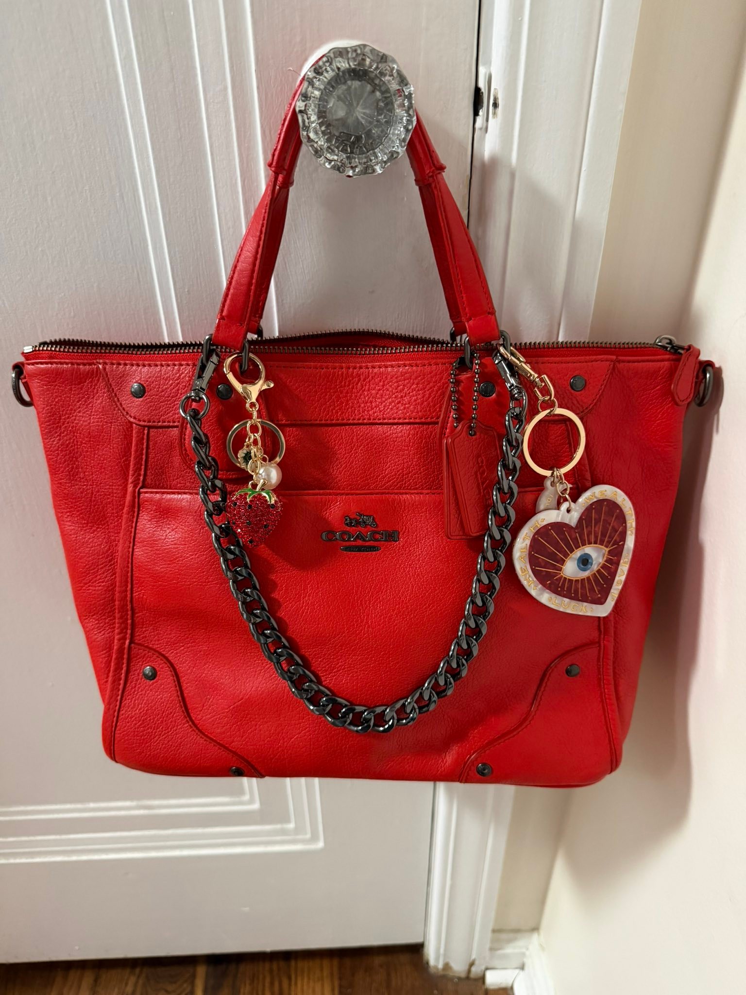 Restoring a red leather bag with leather paint