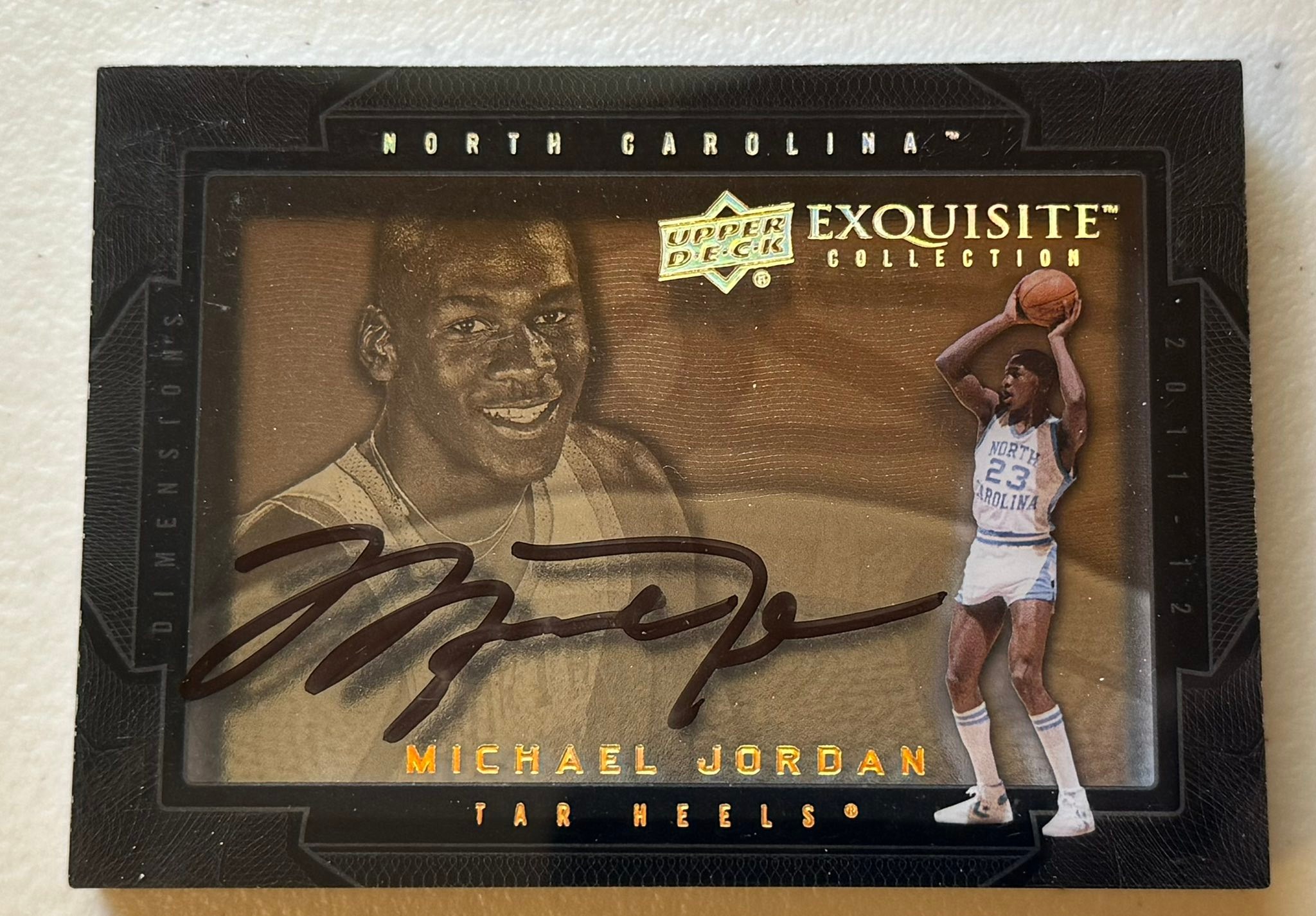 2011-12 Exquisite Michael Jordan signed card