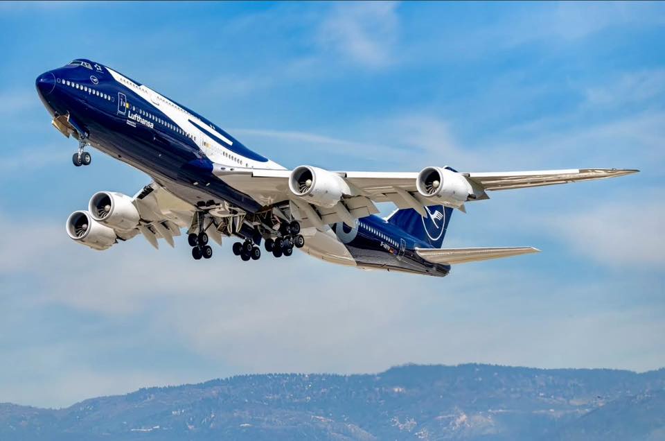 Lufthansa Boeing 747-8 painted in 