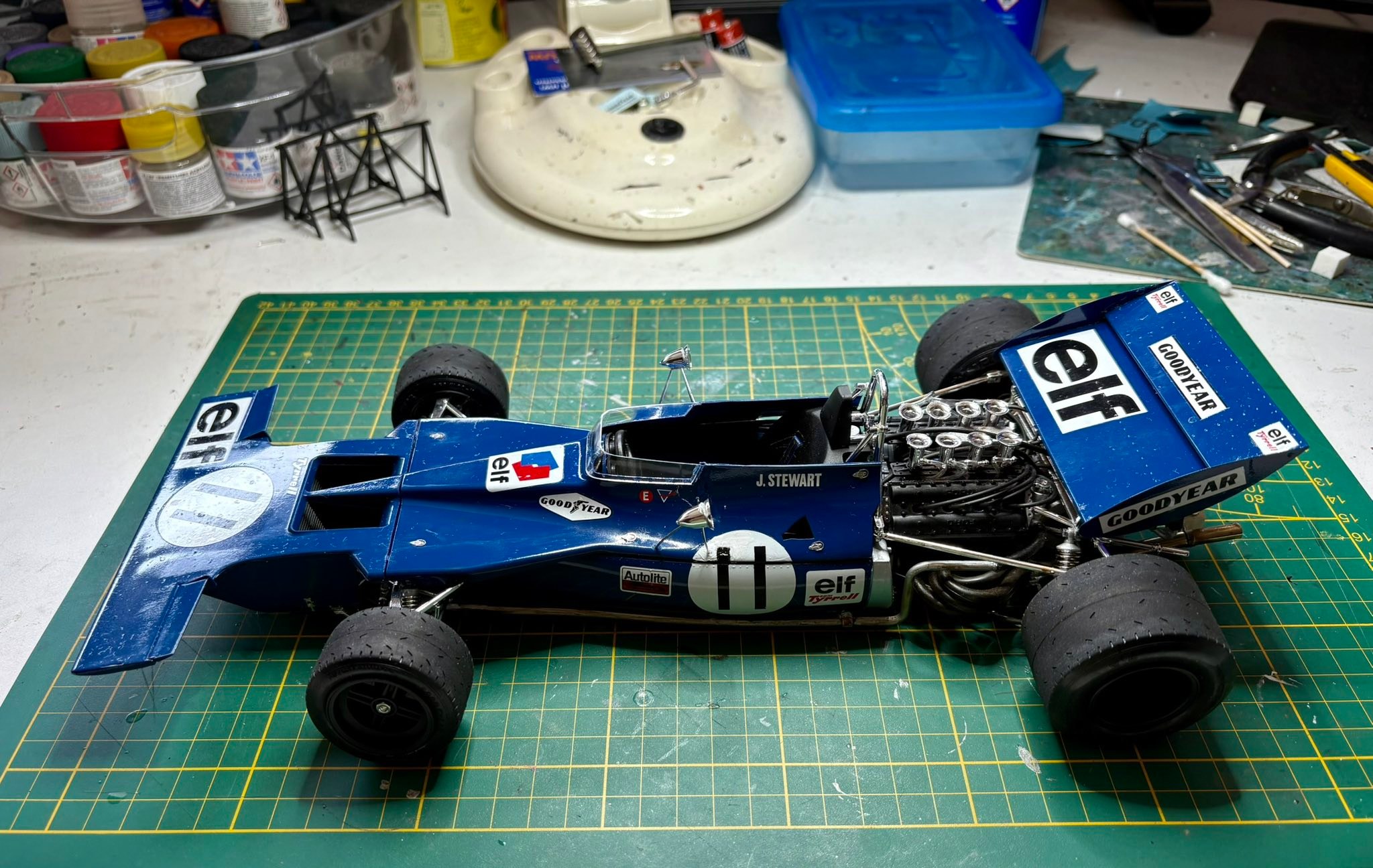 Tamiya 1:12 Tyrrell 003, version Jacky Stewart in Monaco GP