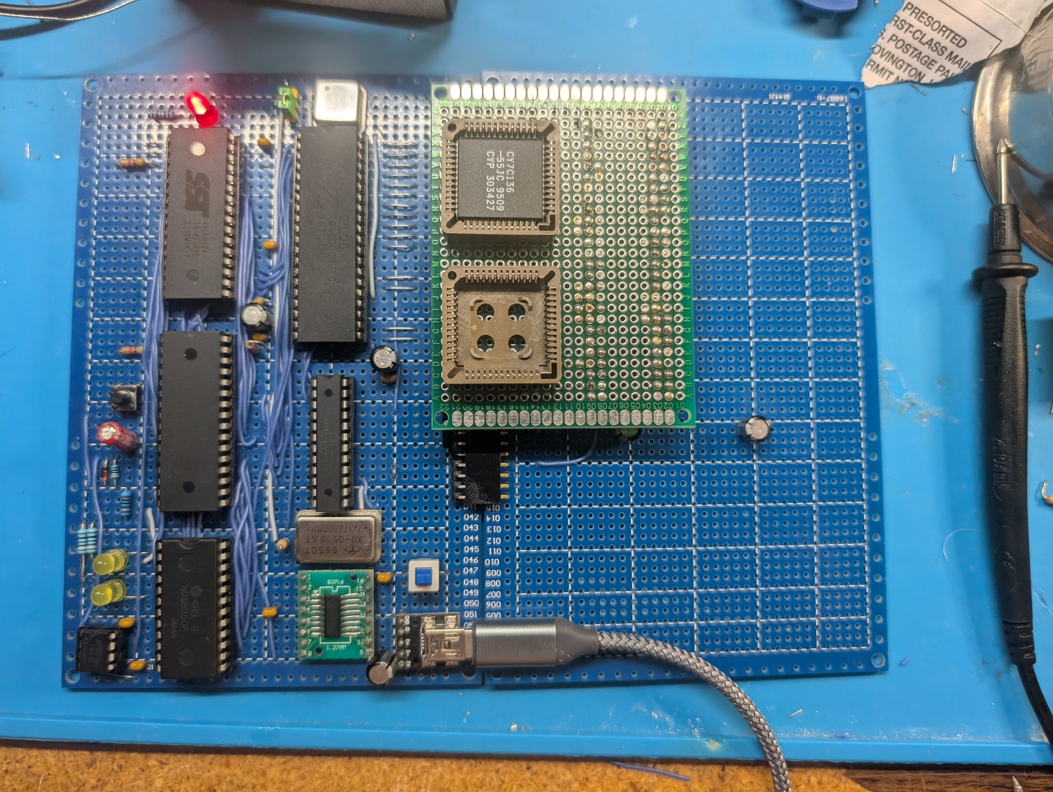 DDR4 adapter board with reverse polarity protection