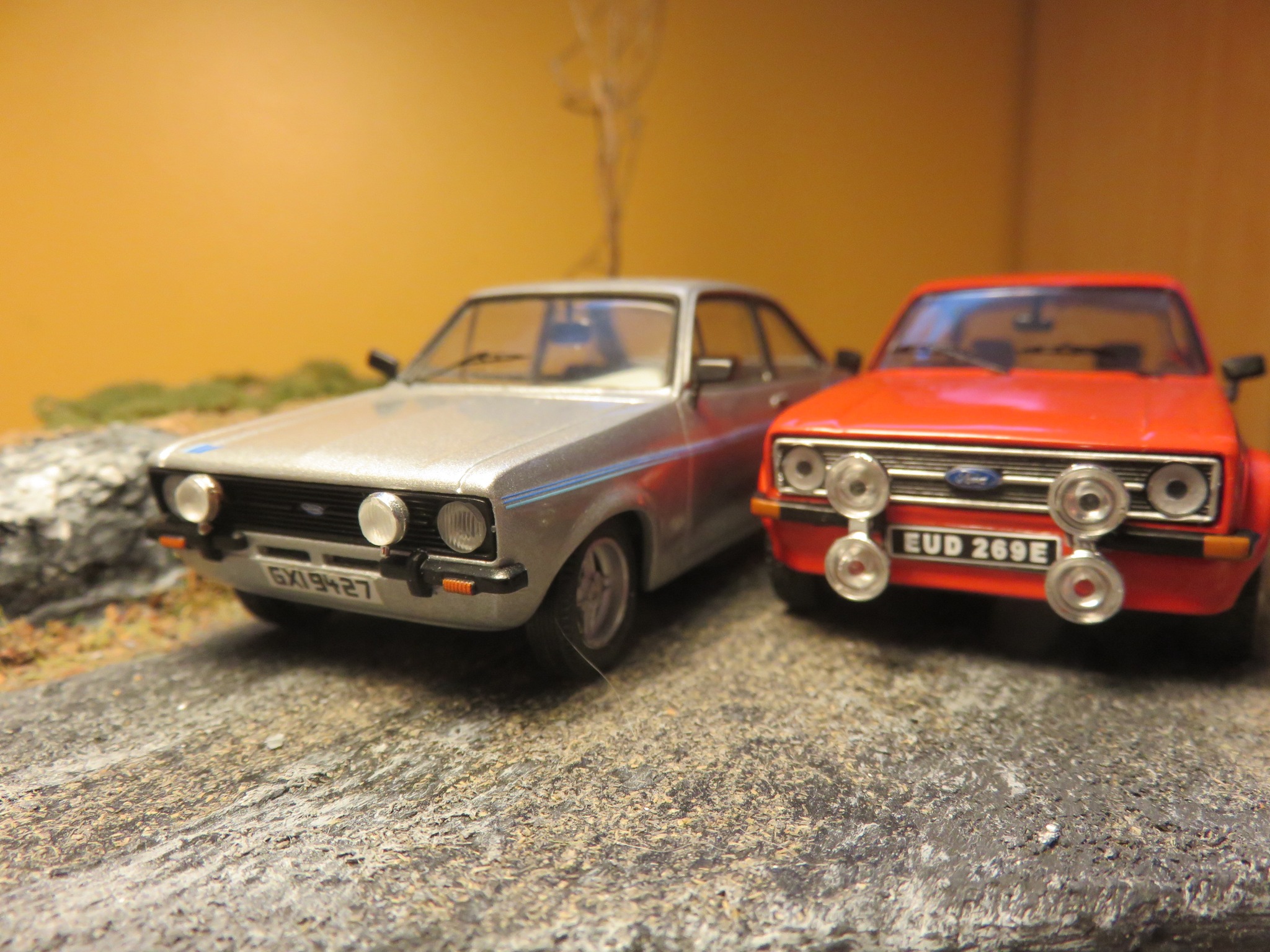 Ford escort mk II 1976 🔴 Ixo 1/43
