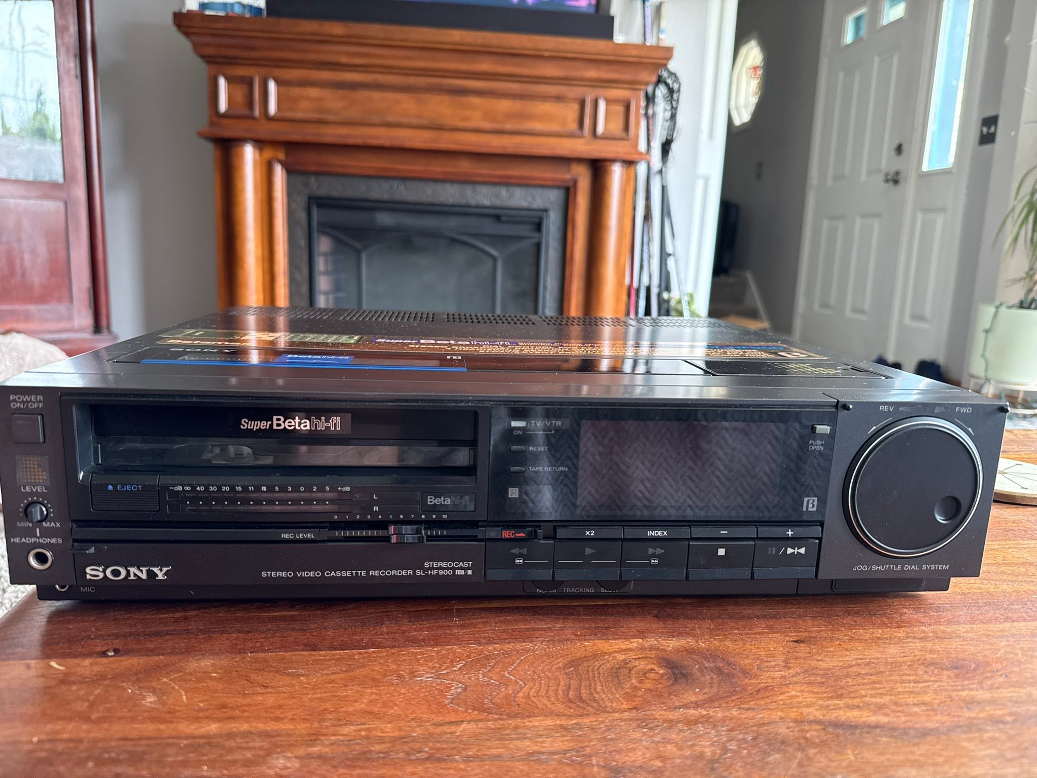 What to know about Sony SL-HF900 Betamax player?
